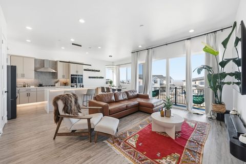 Tiny photo for 93 E EDGECREST LN, North Salt Lake, UT 84054 (MLS # 2137192)