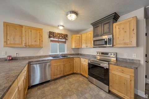 Tiny photo for 201 E 660 S, Willard, UT 84340 (MLS # 2094751)
