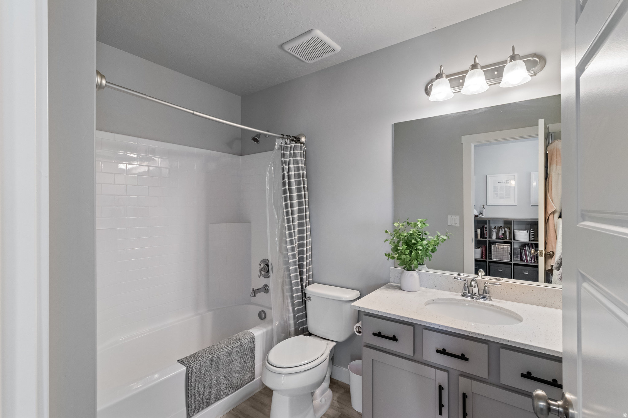 OVERLAND - Residential