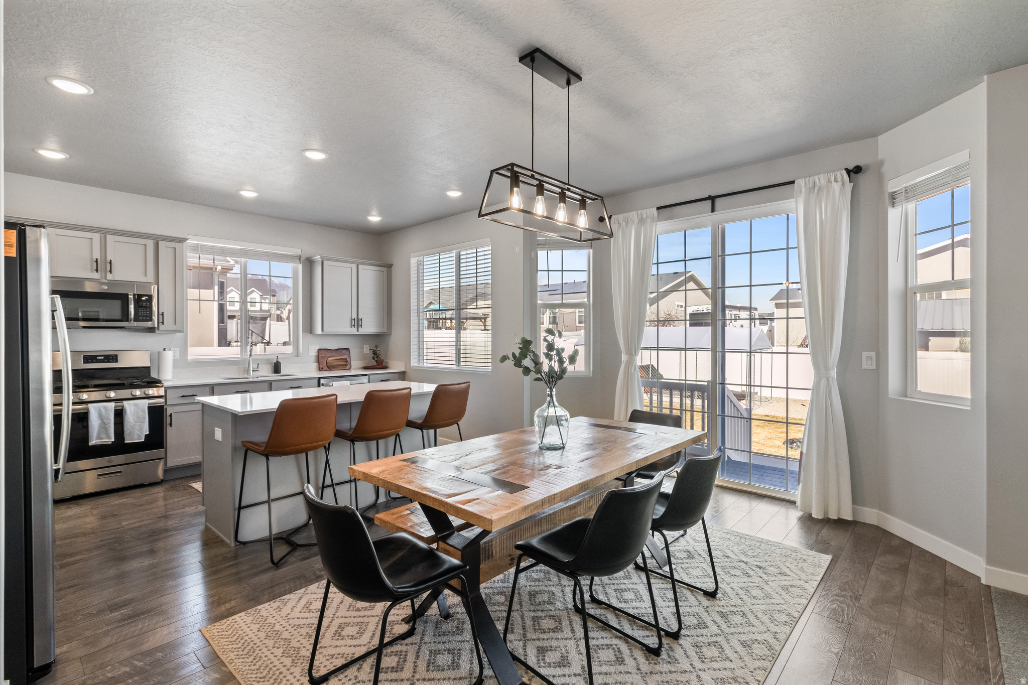 OVERLAND - Residential