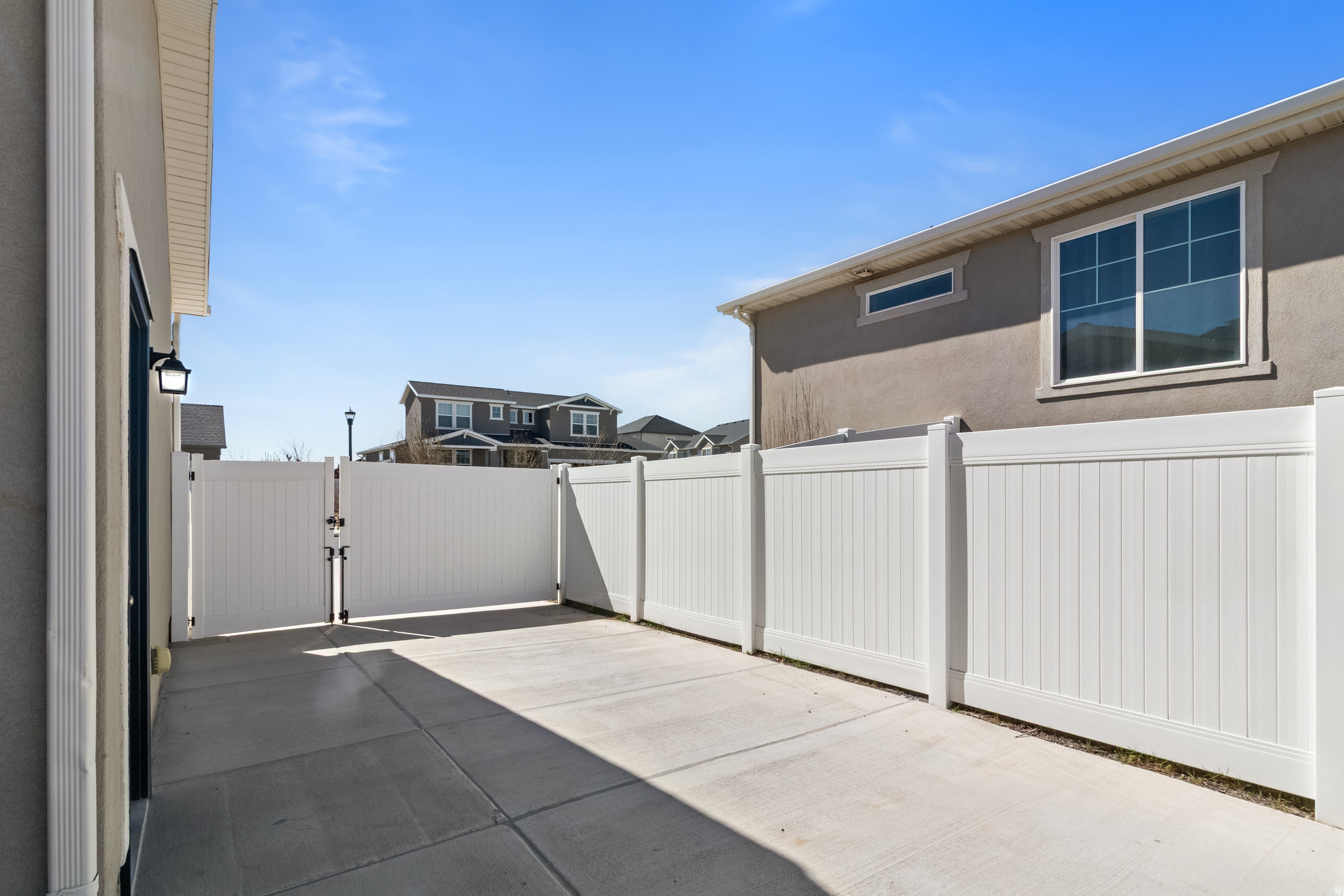 OVERLAND - Residential