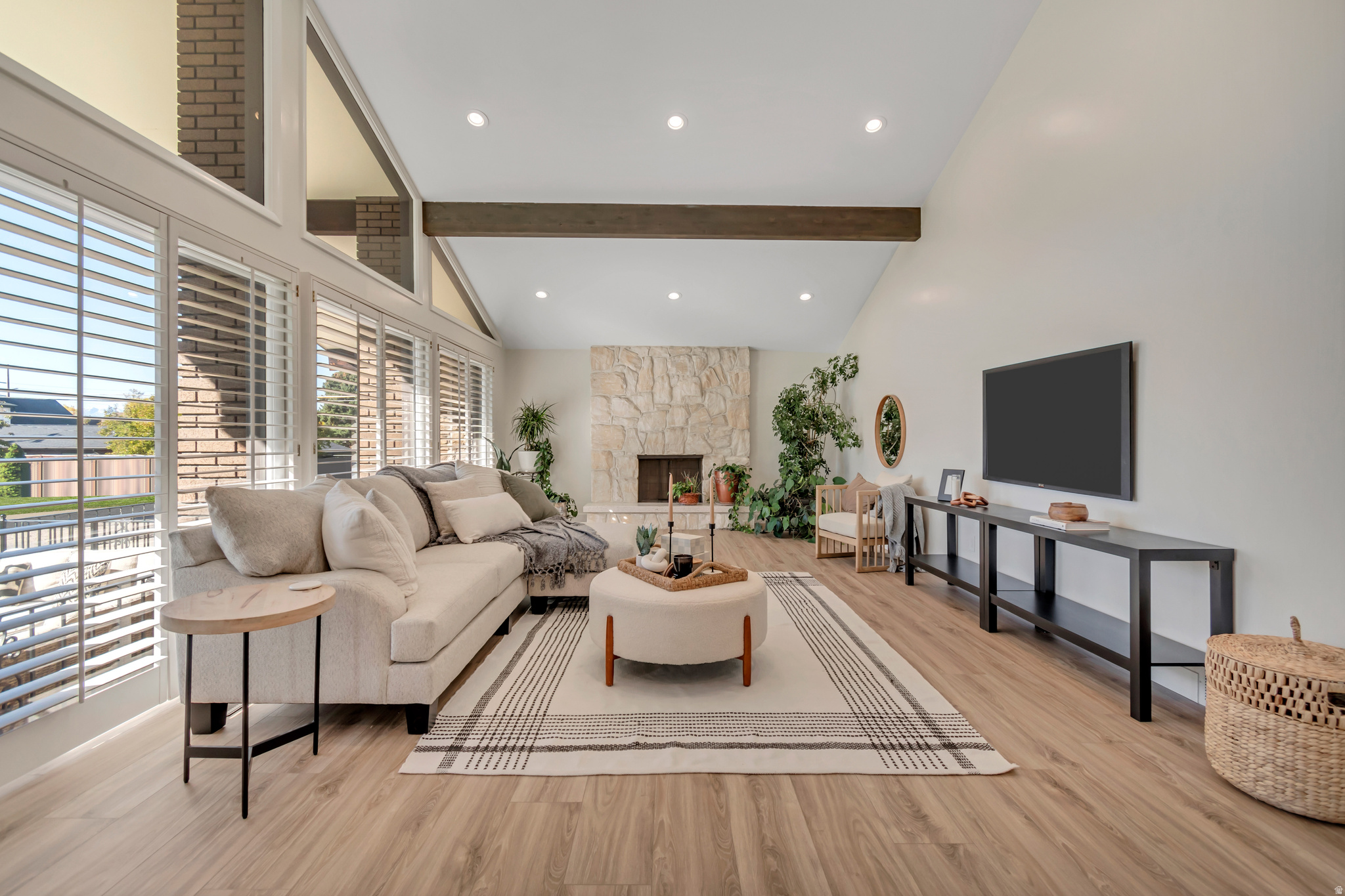 HEUGLY ACRES - Residential