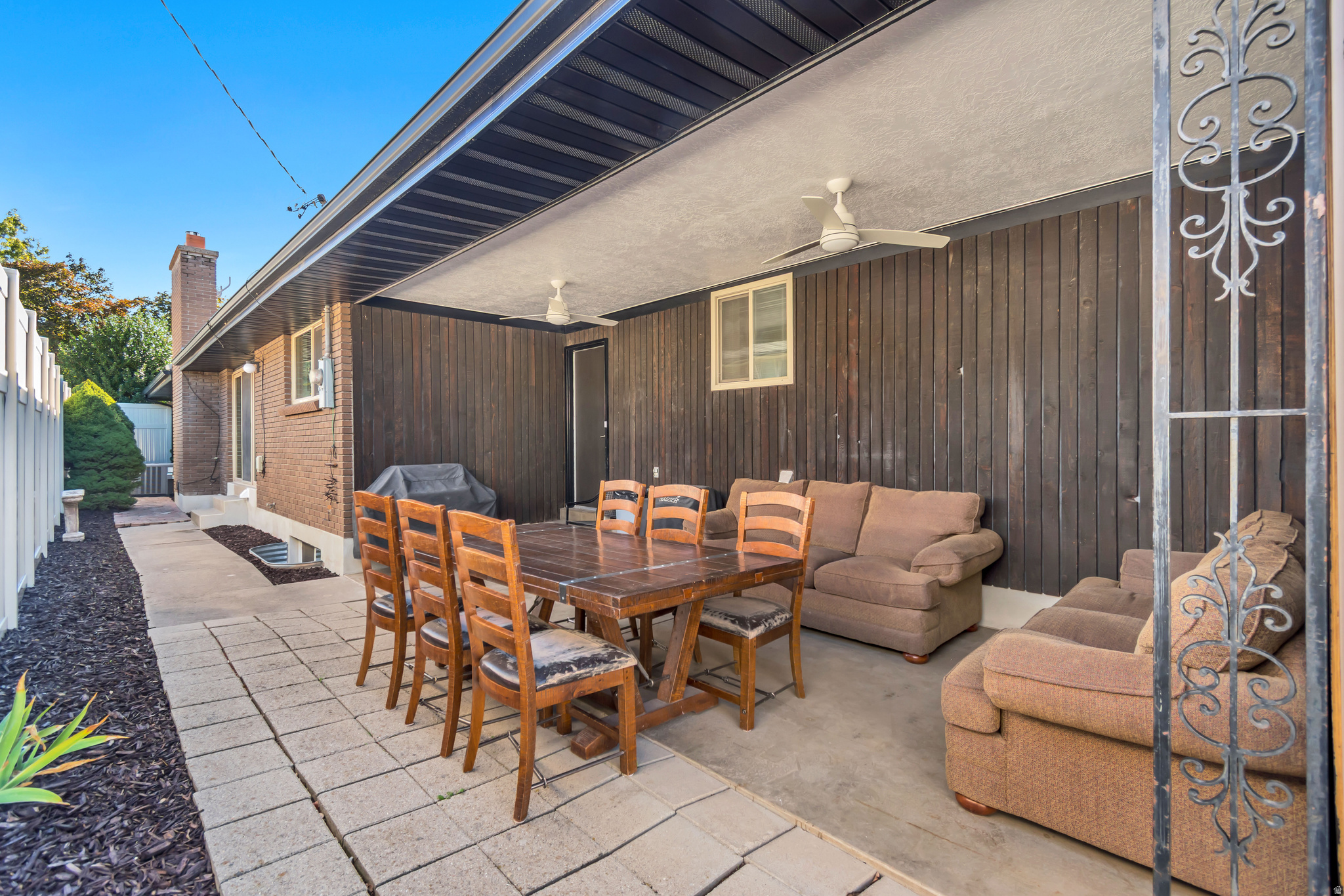 HEUGLY ACRES - Residential