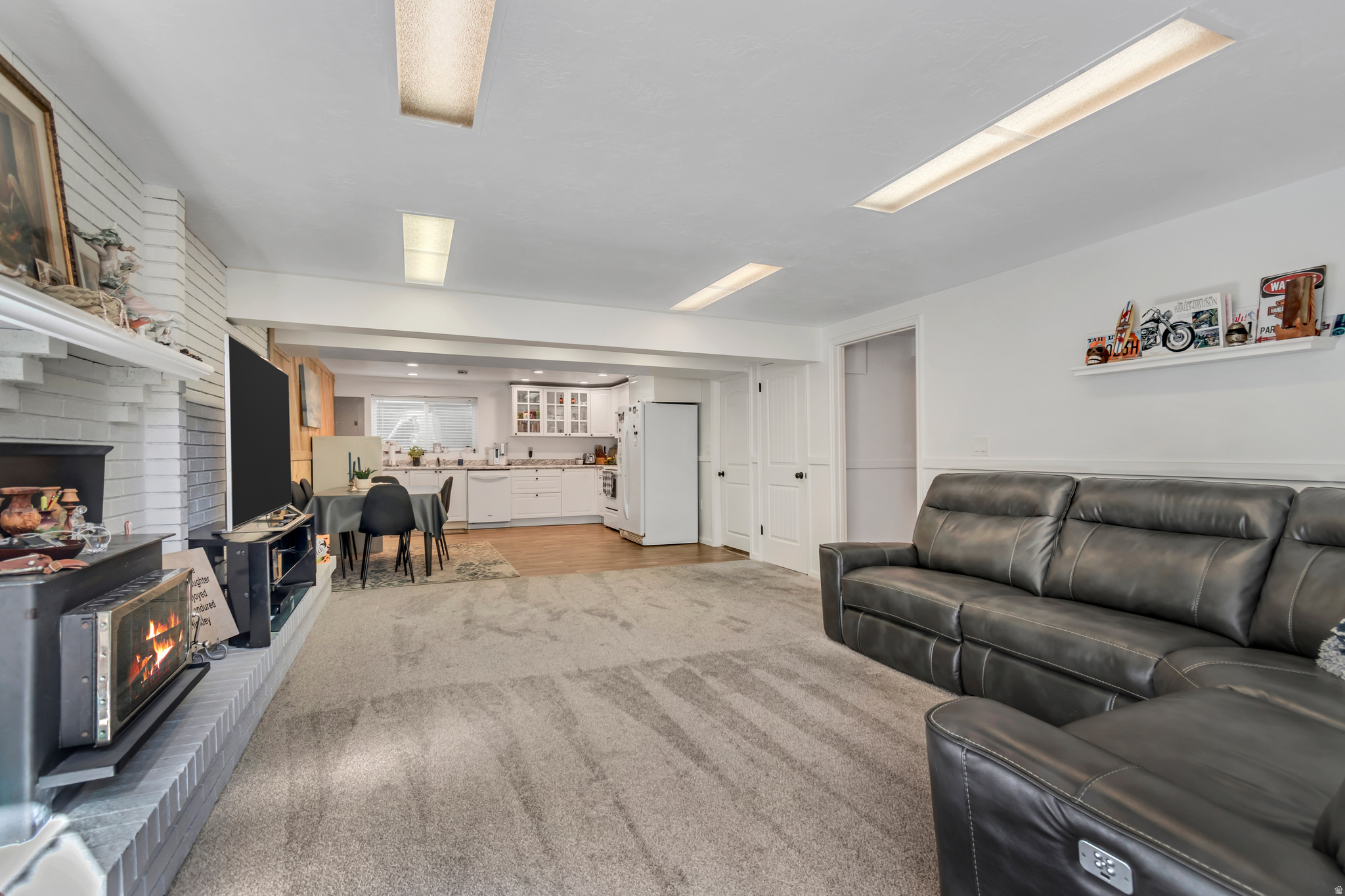 HEUGLY ACRES - Residential