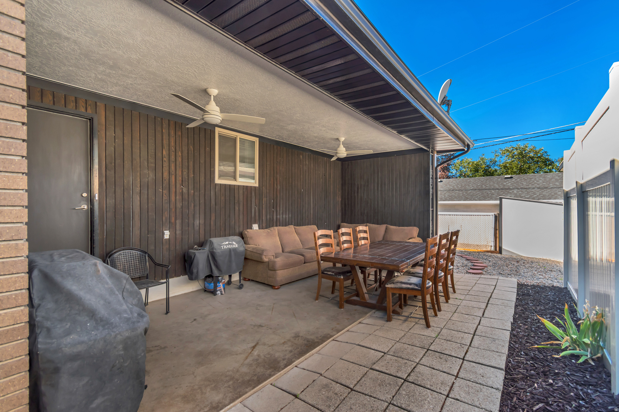 HEUGLY ACRES - Residential