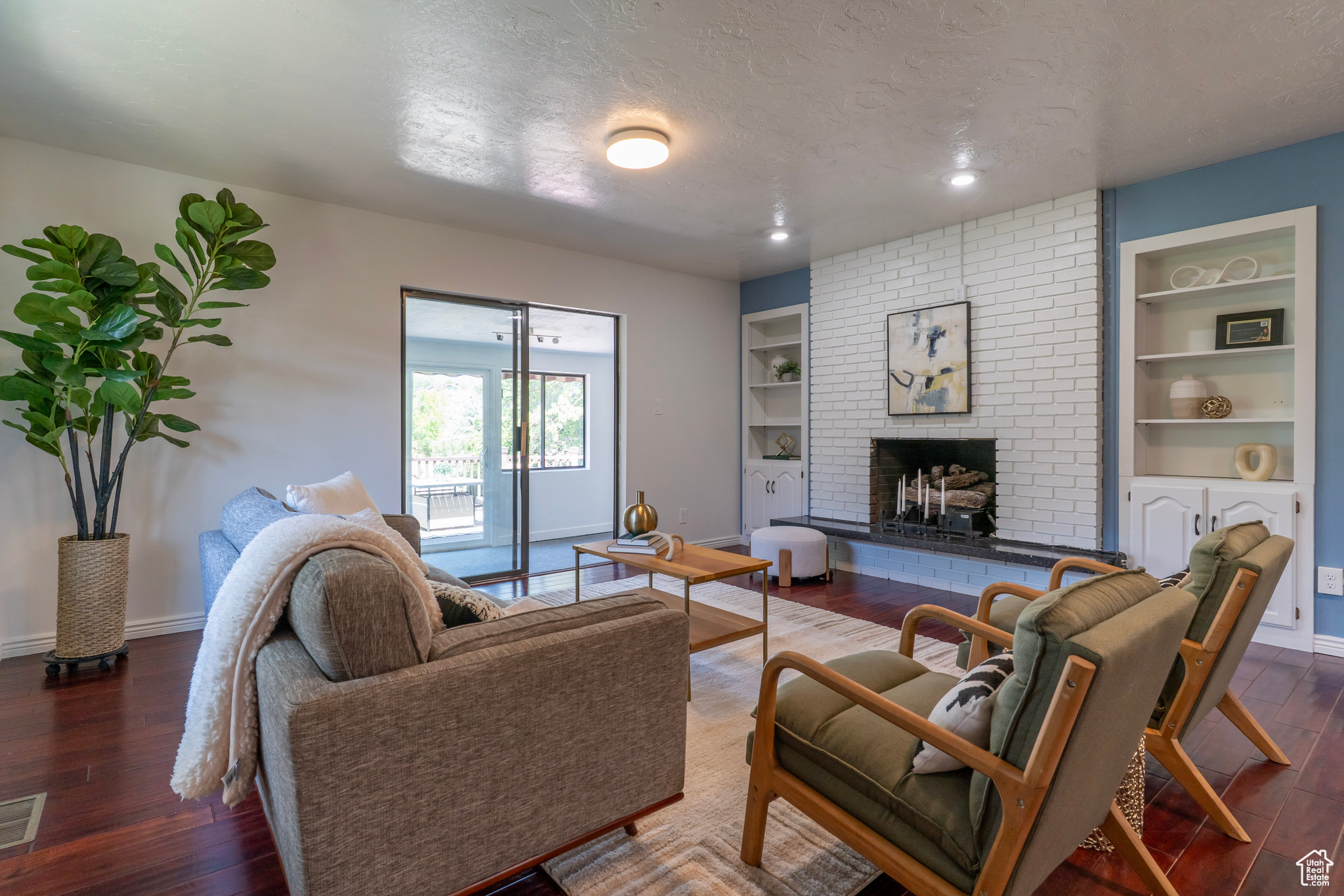 EASTWOOD - Residential