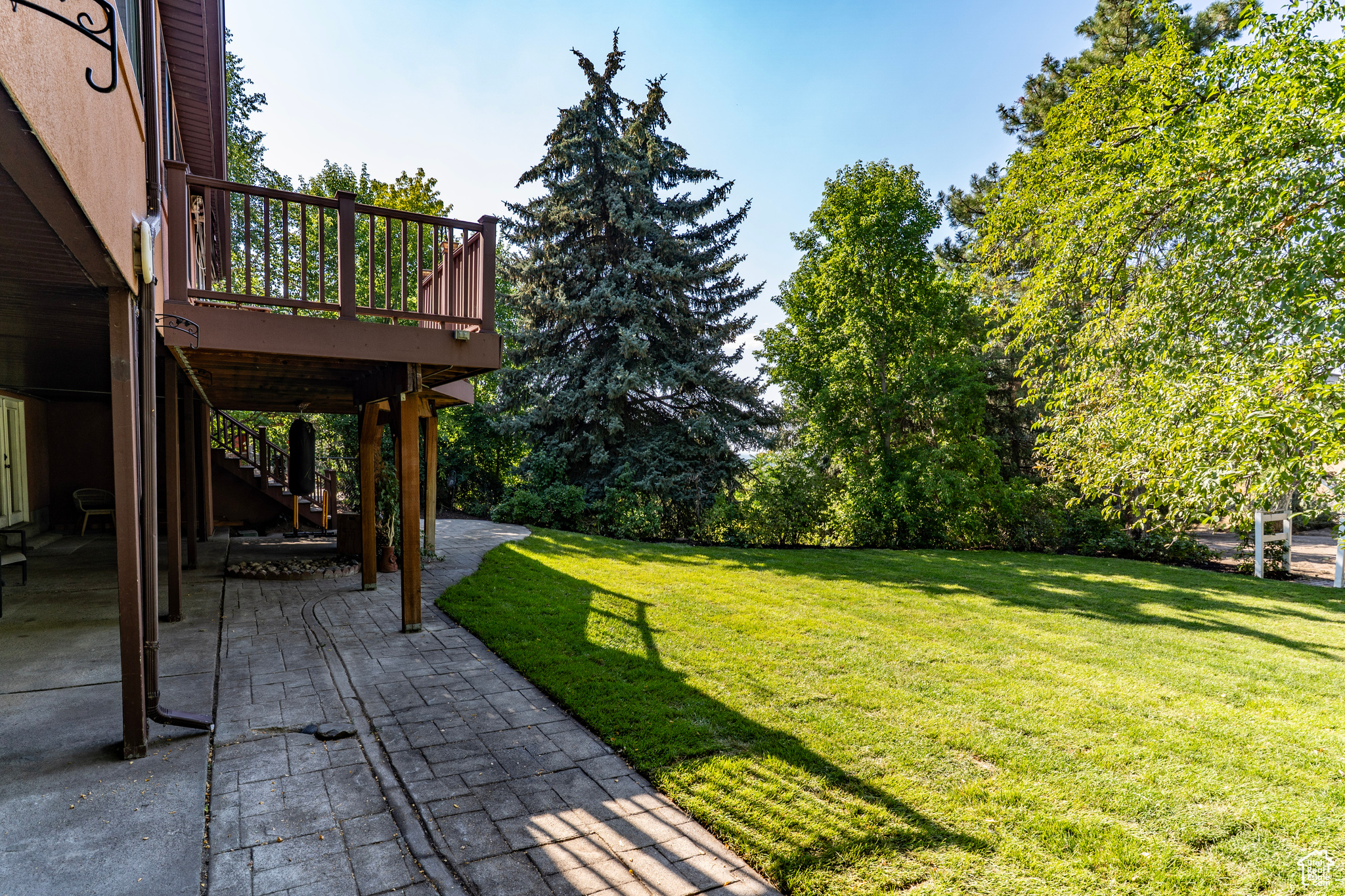 EASTWOOD - Residential