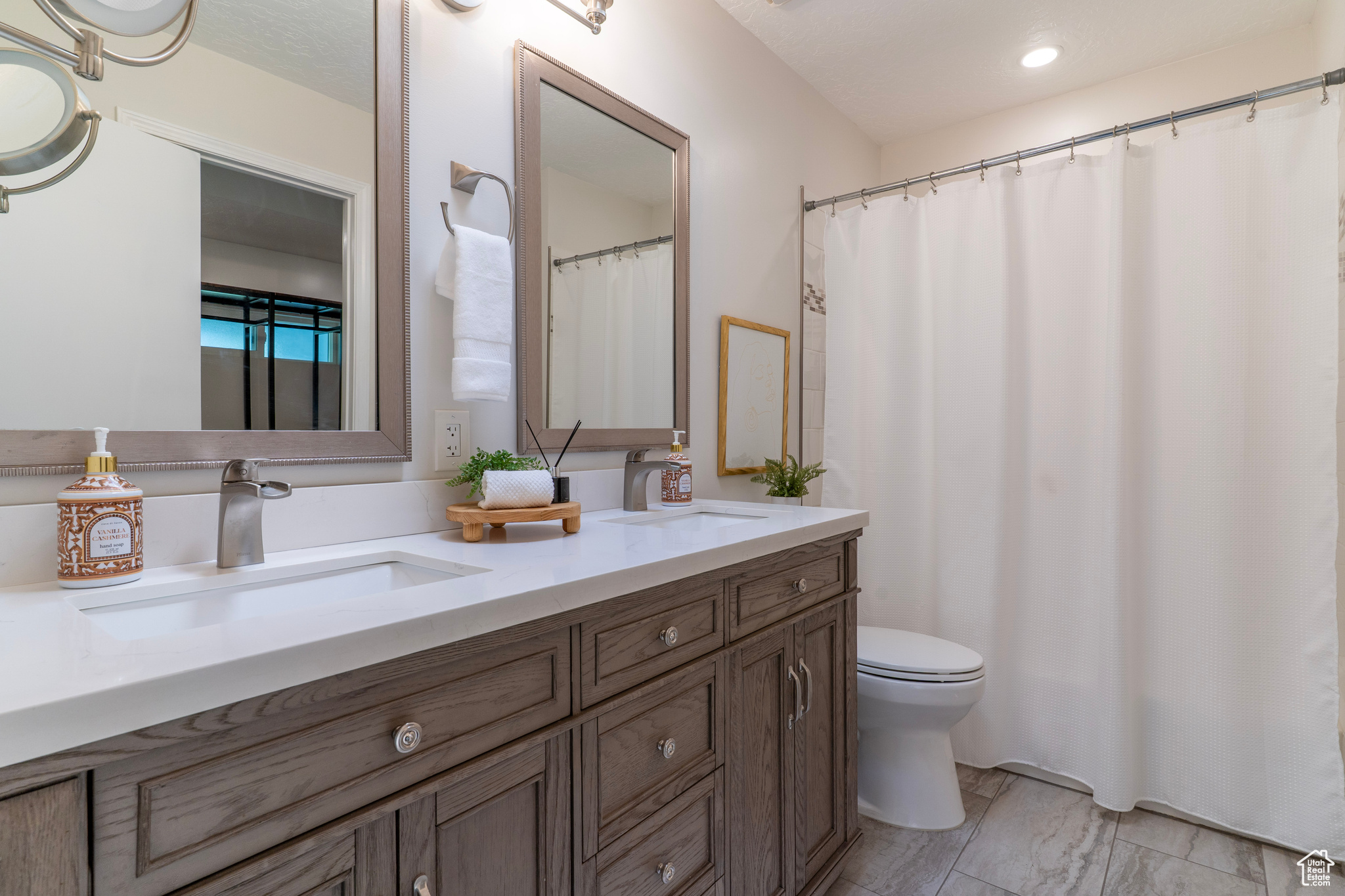 EASTWOOD - Residential