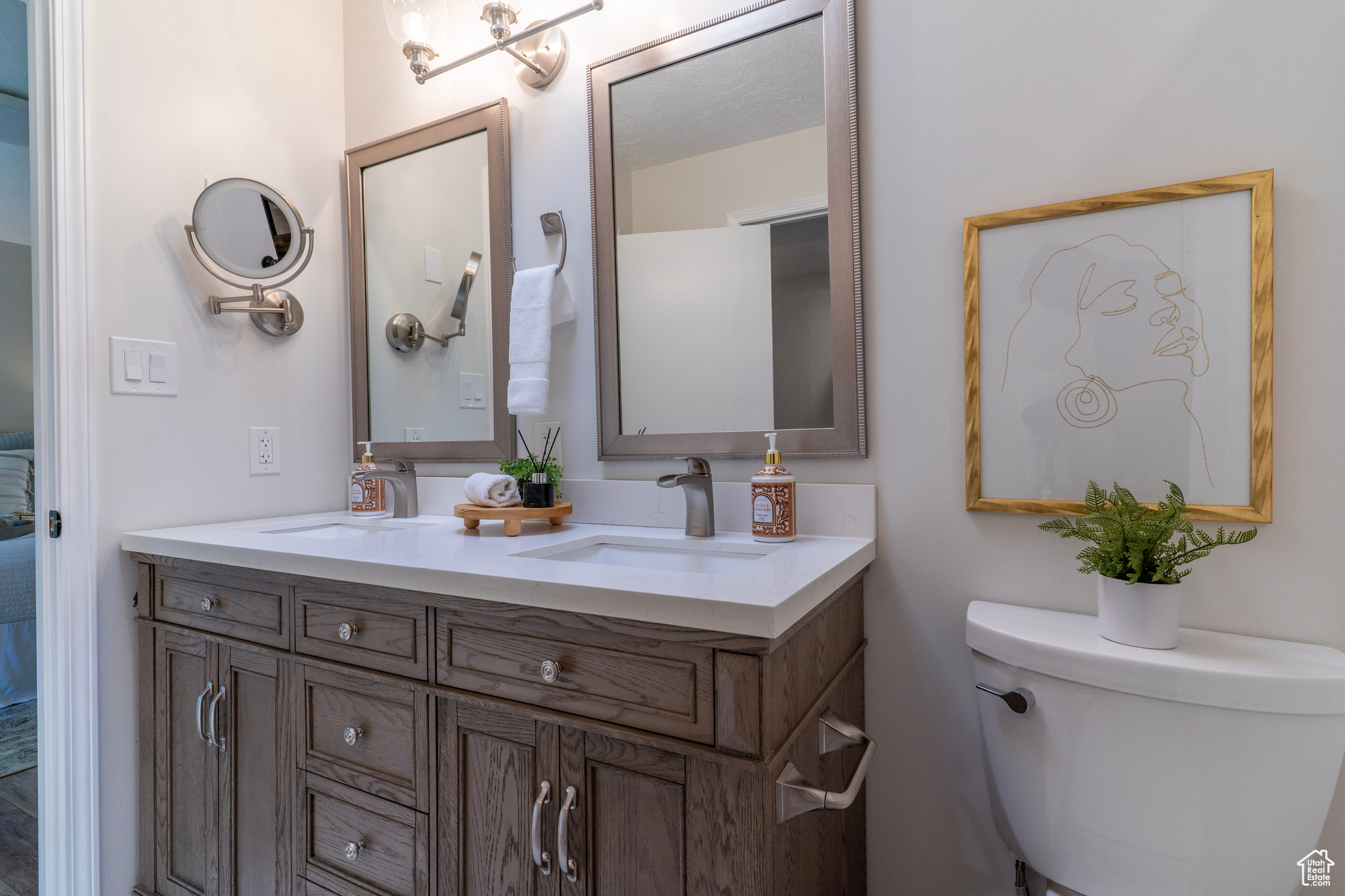 EASTWOOD - Residential