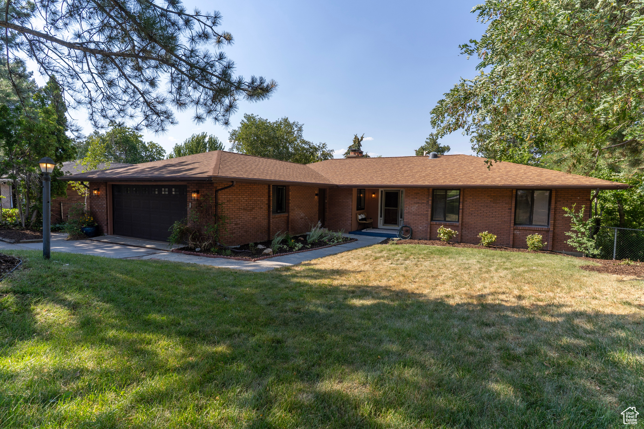 2495 E GRANITE HILLS CIR