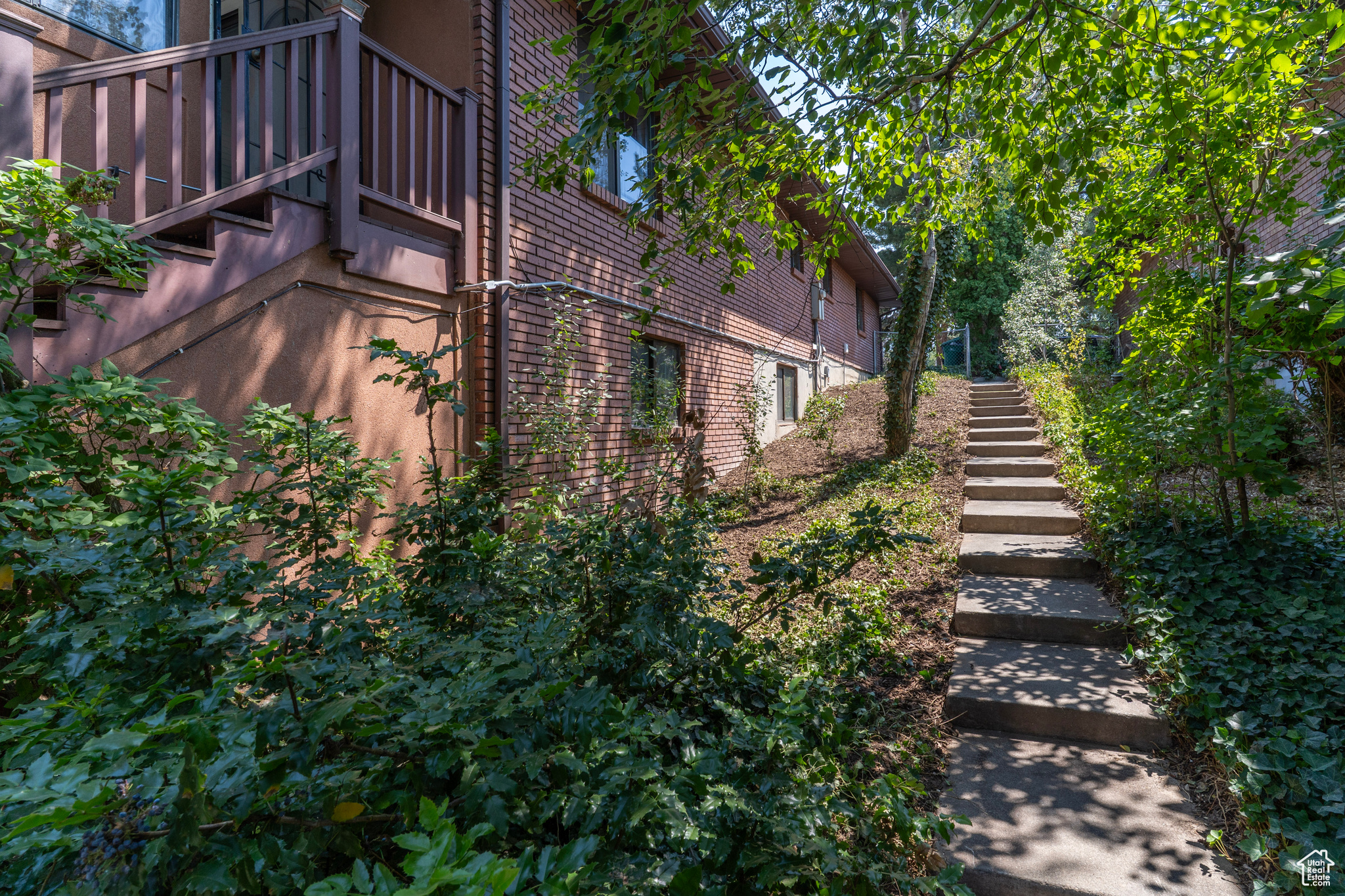 EASTWOOD - Residential