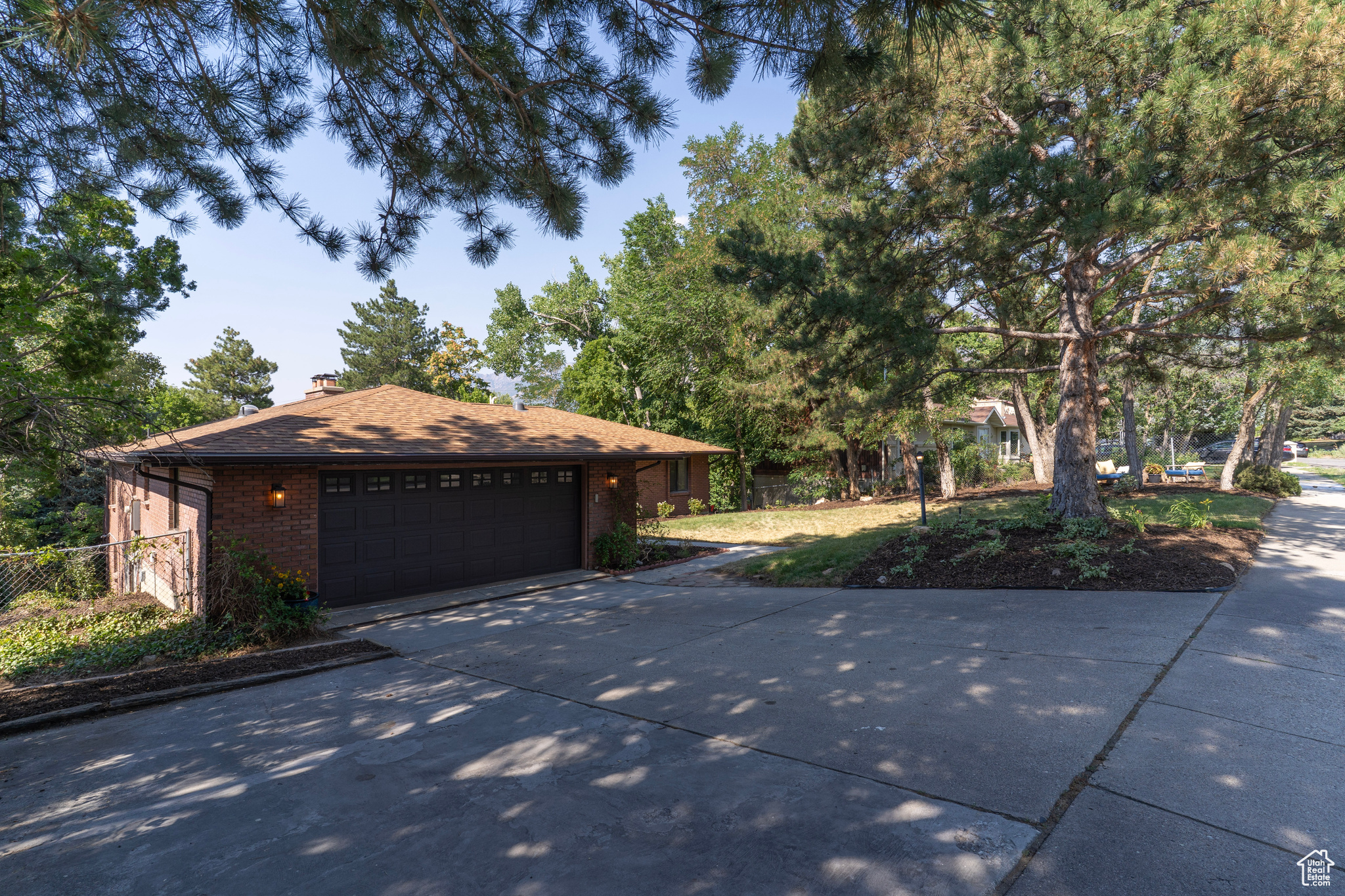 2495 E GRANITE HILLS CIR