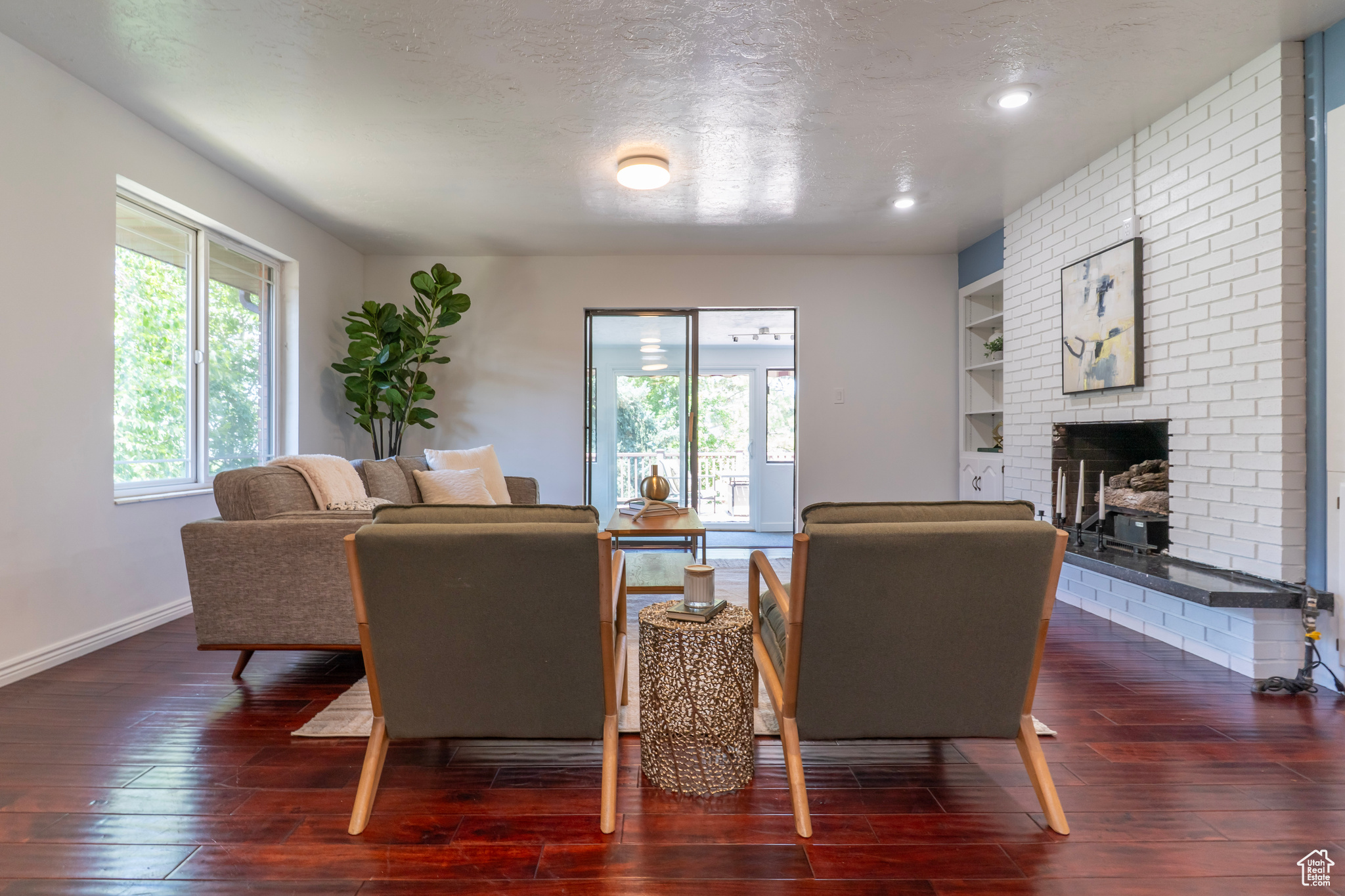 EASTWOOD - Residential