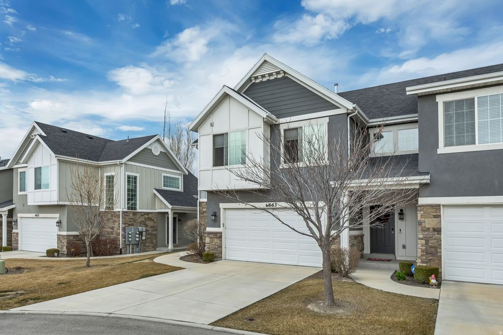 Photo of 6663 S PLUMROSE WAY W, Salt Lake City, UT 84123 (MLS # 2139496)