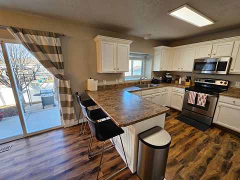Tiny photo for 1627 S 3050 E, Spanish Fork, UT 84660 (MLS # 2131857)
