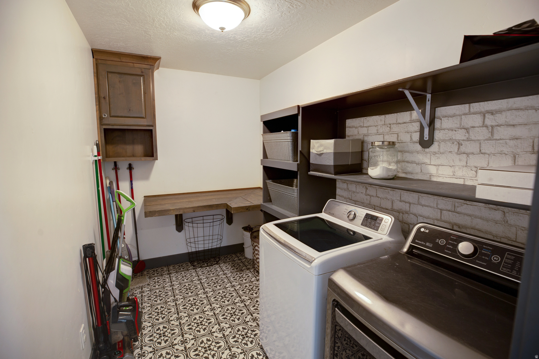 MOUNT LOAFER MEADOWS - Residential