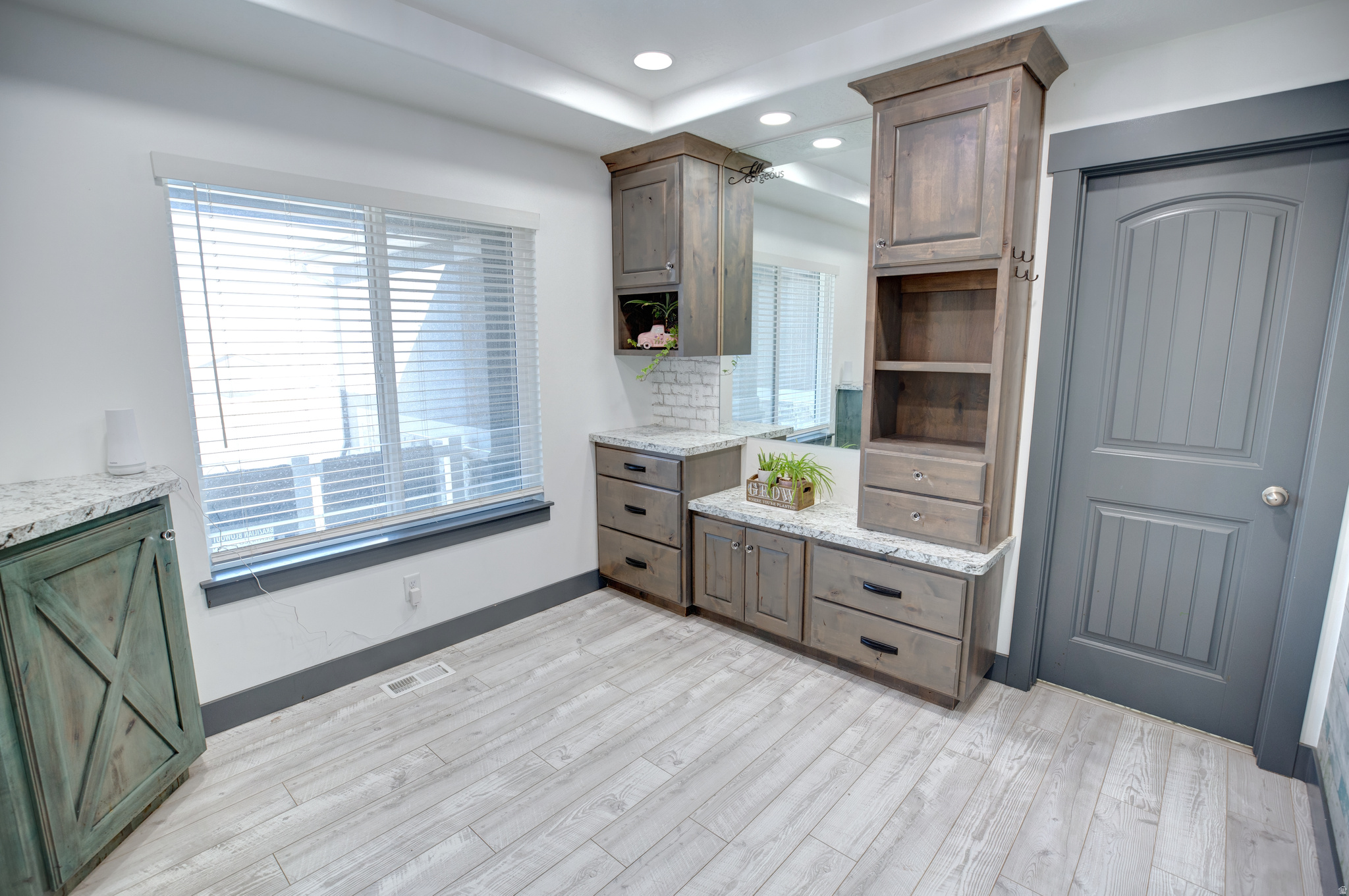 MOUNT LOAFER MEADOWS - Residential