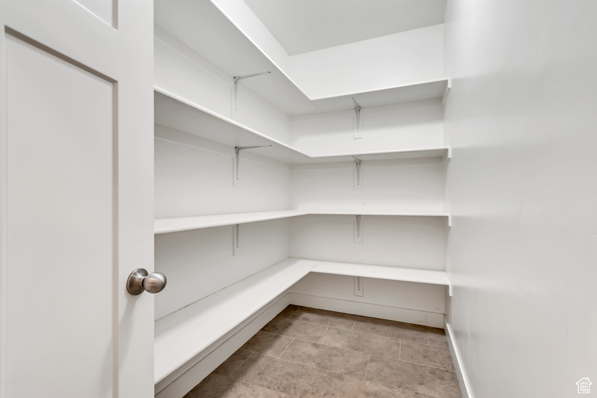 THE BENCHES - Residential