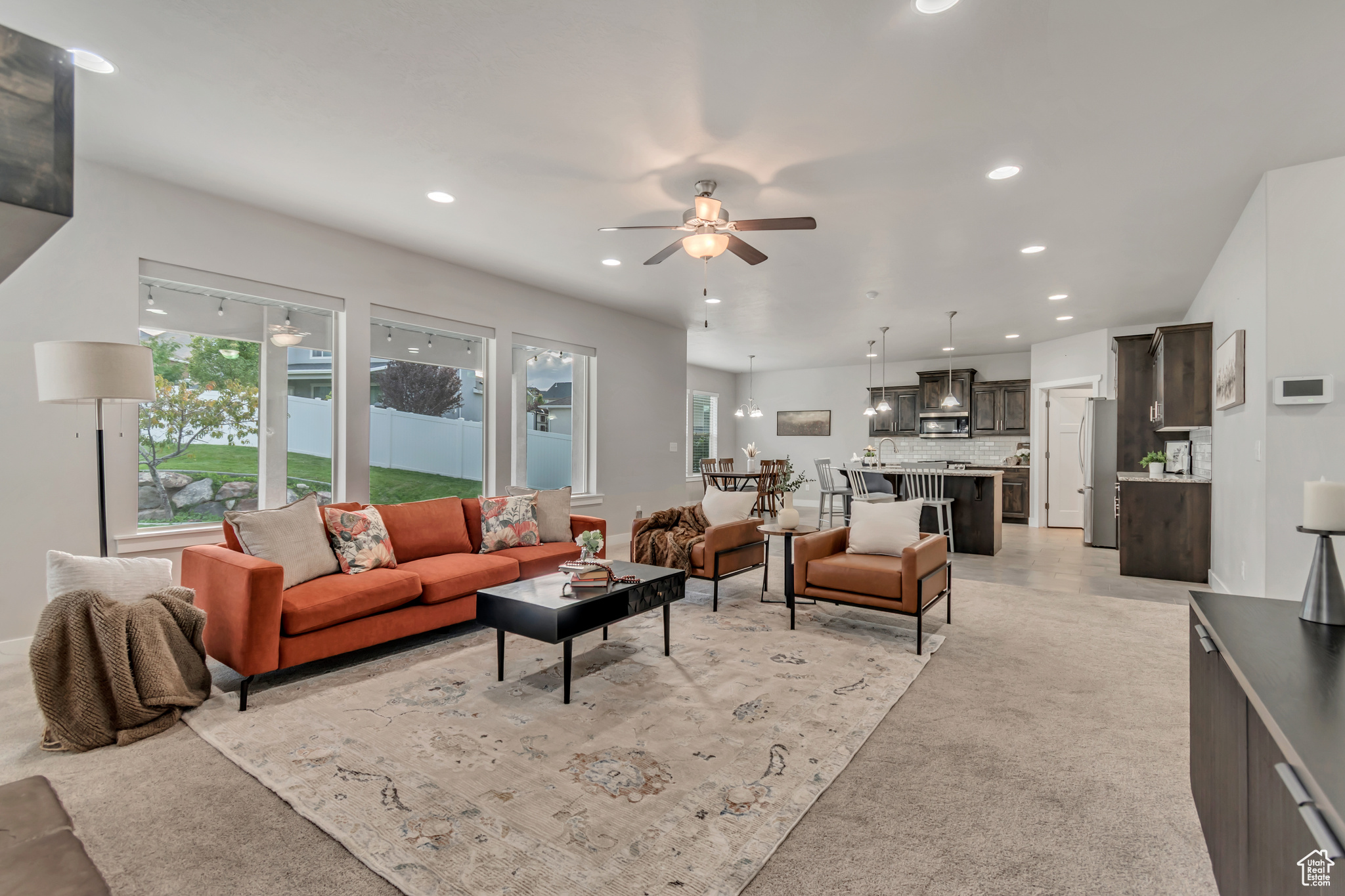 THE BENCHES - Residential