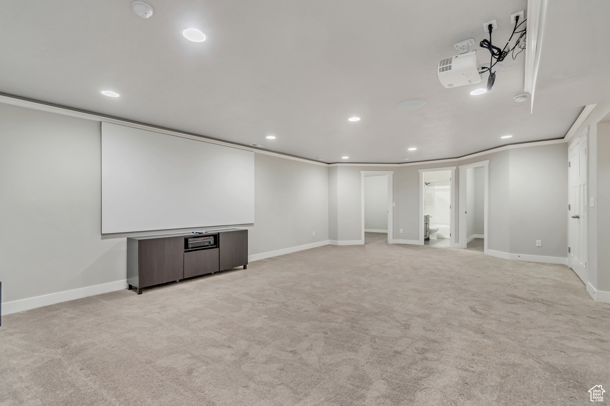 THE BENCHES - Residential