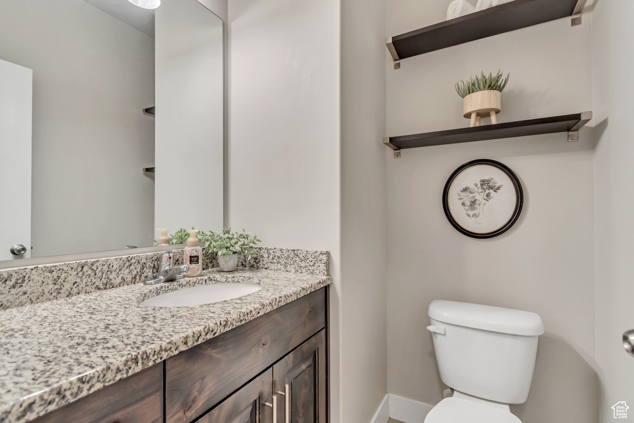 THE BENCHES - Residential