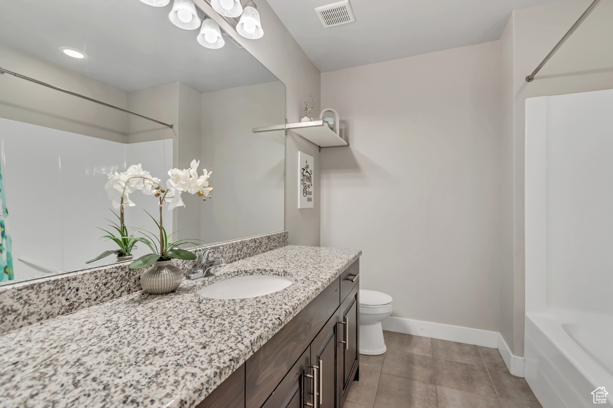 THE BENCHES - Residential