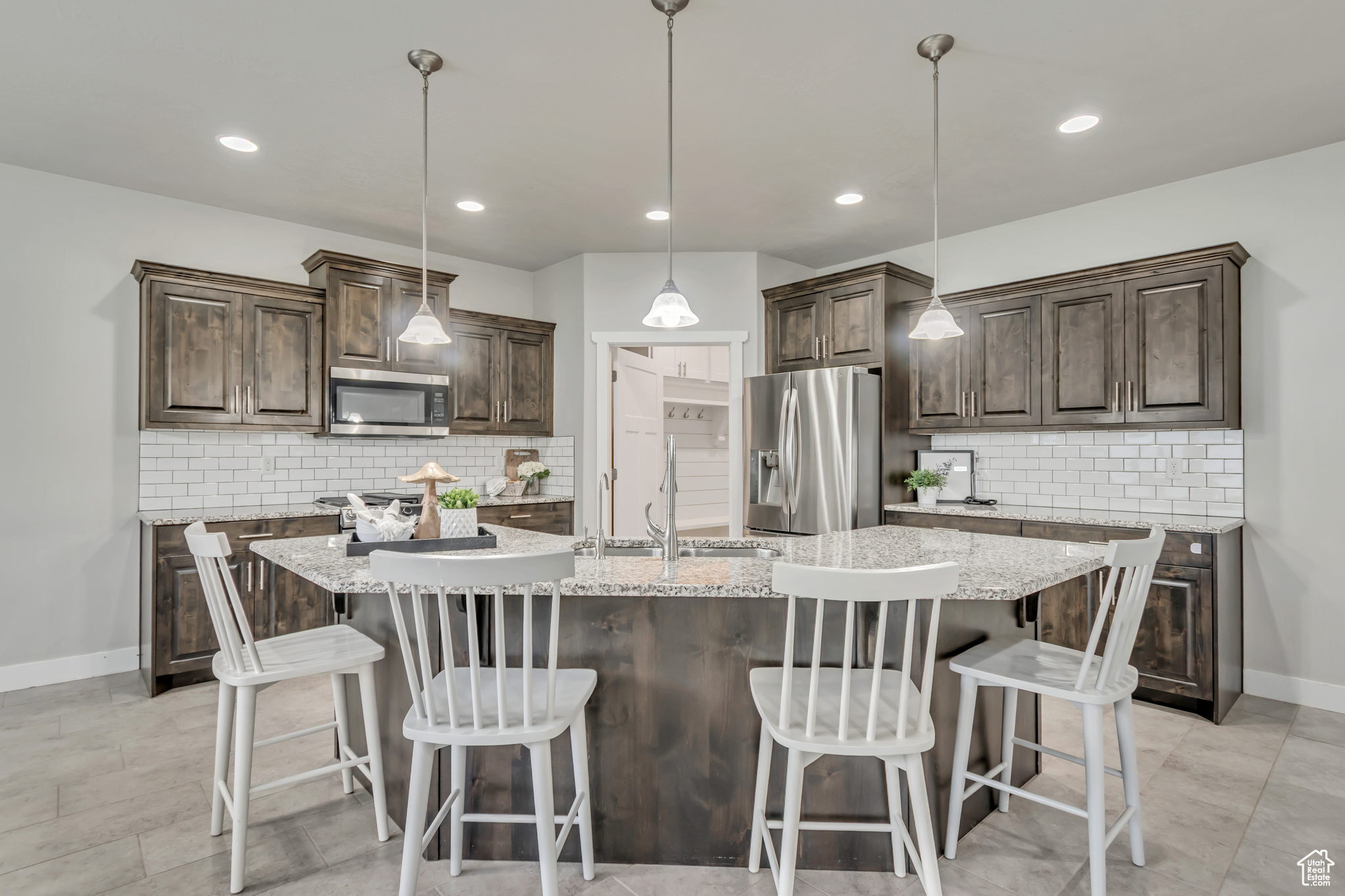 THE BENCHES - Residential