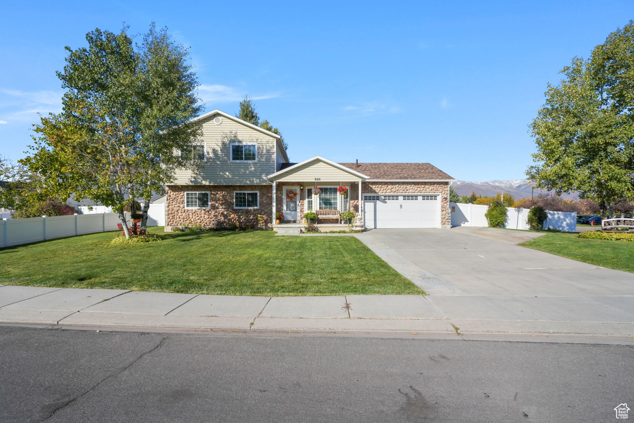 SCHOOL HOUSE ESTATES - Residential