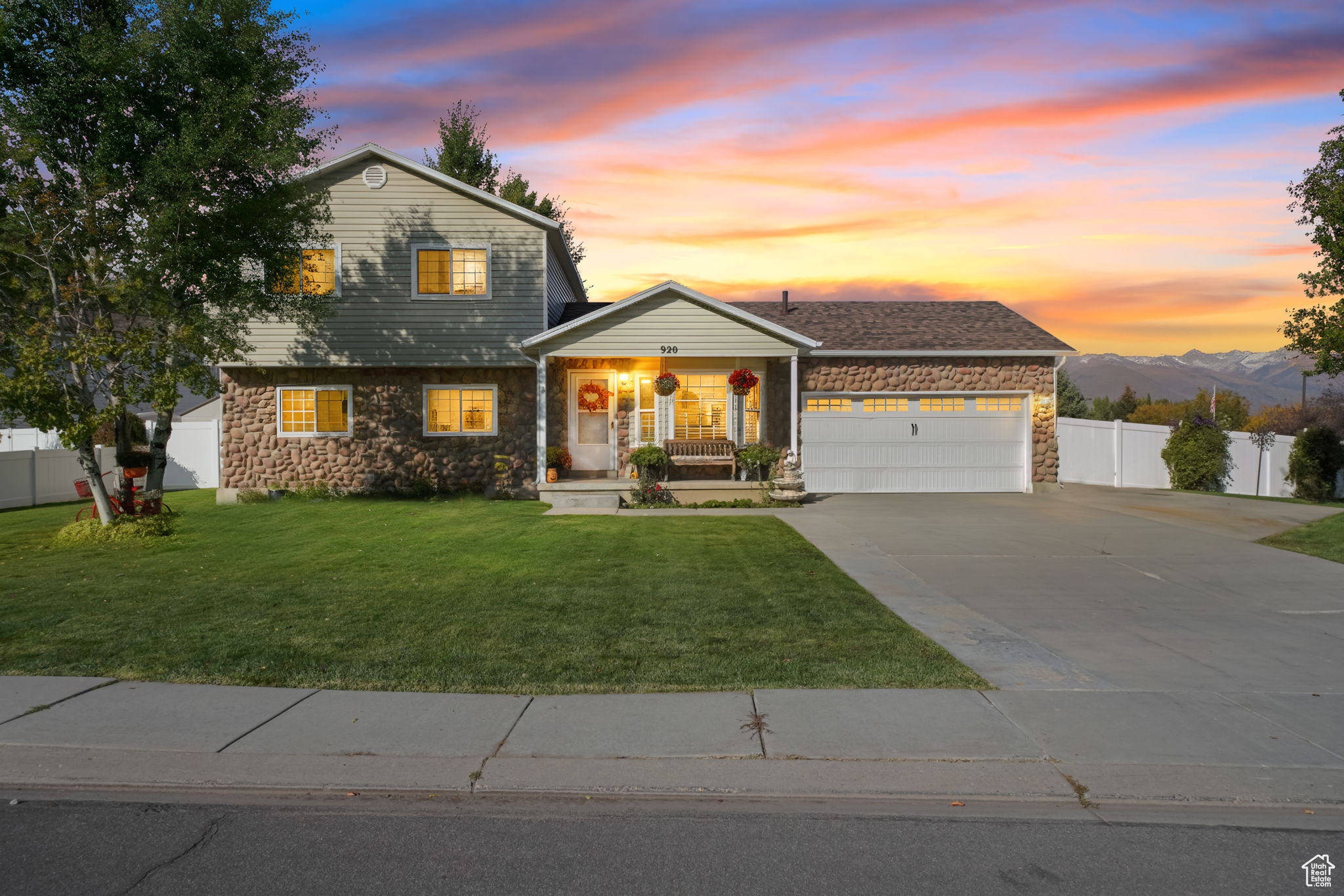 SCHOOL HOUSE ESTATES - Residential