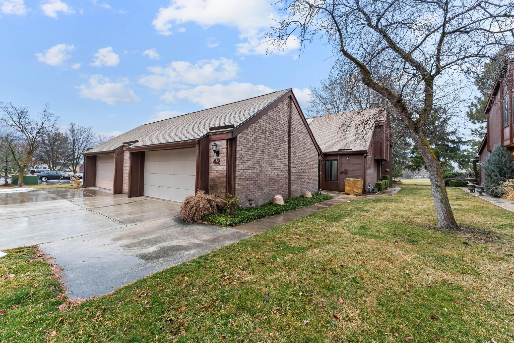 WHITE BARN - Residential Income
