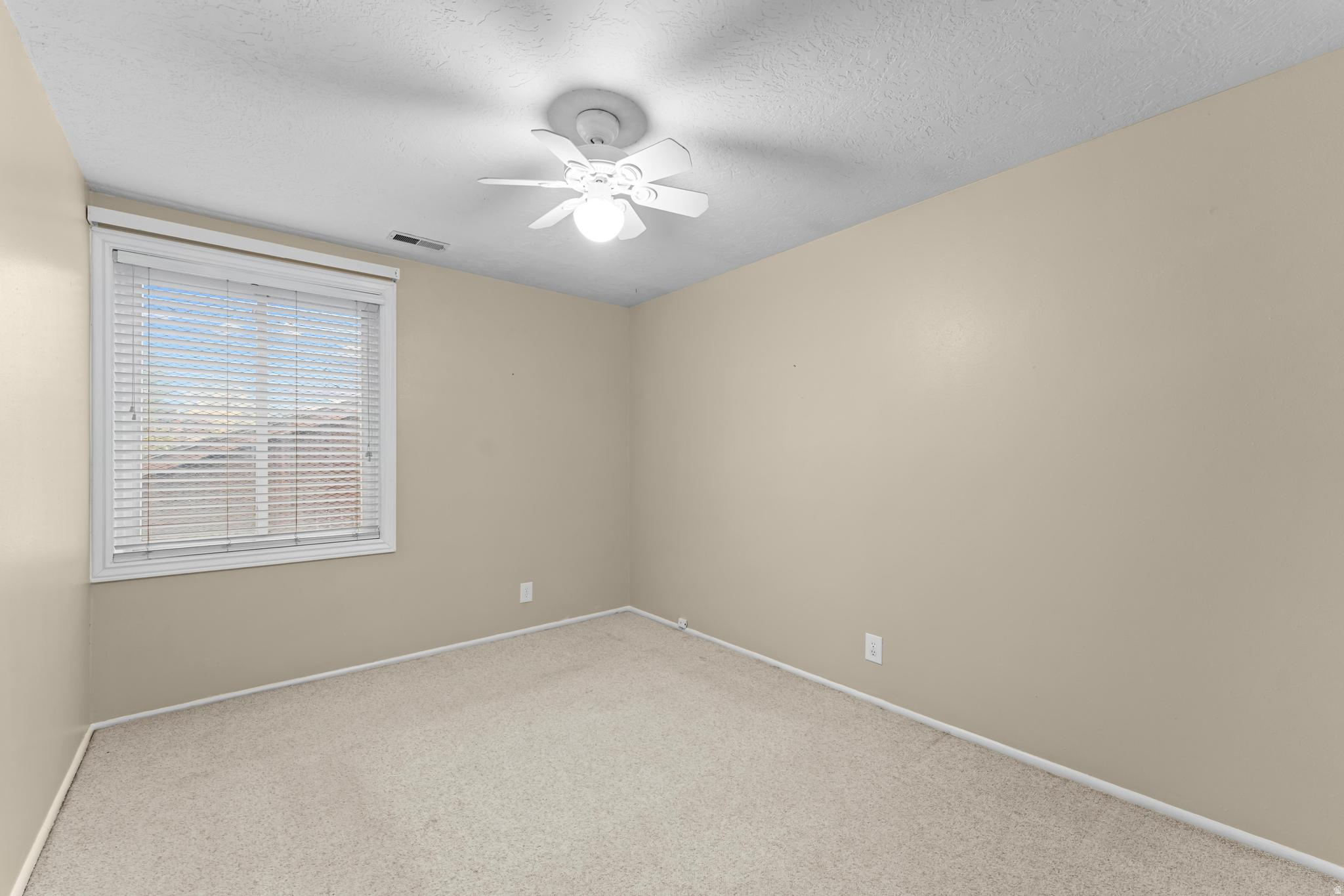 WHITE BARN - Residential Income