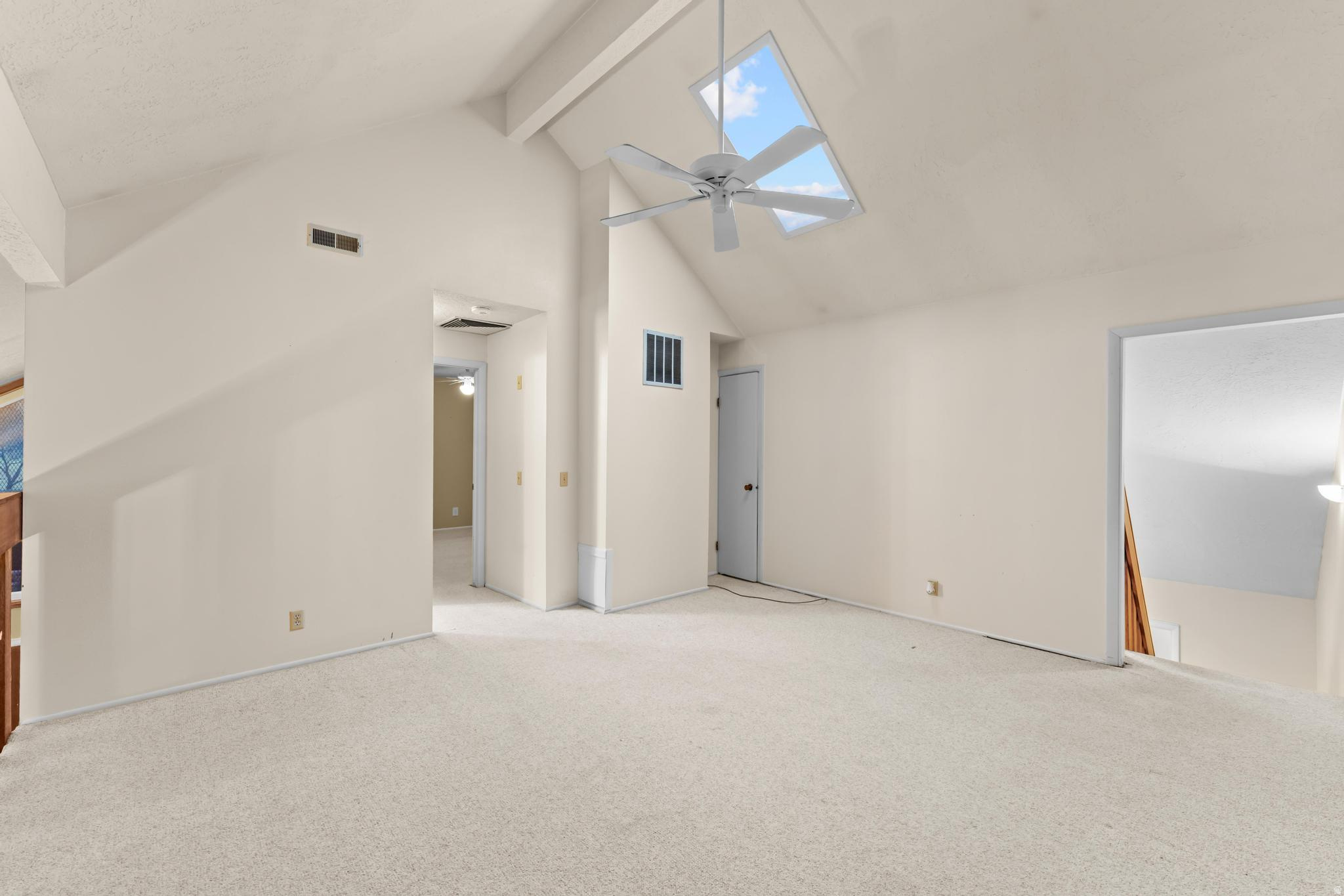 WHITE BARN - Residential Income