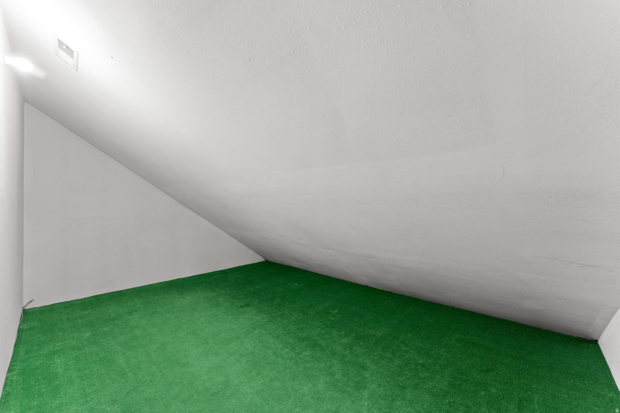 WHITE BARN - Residential Income