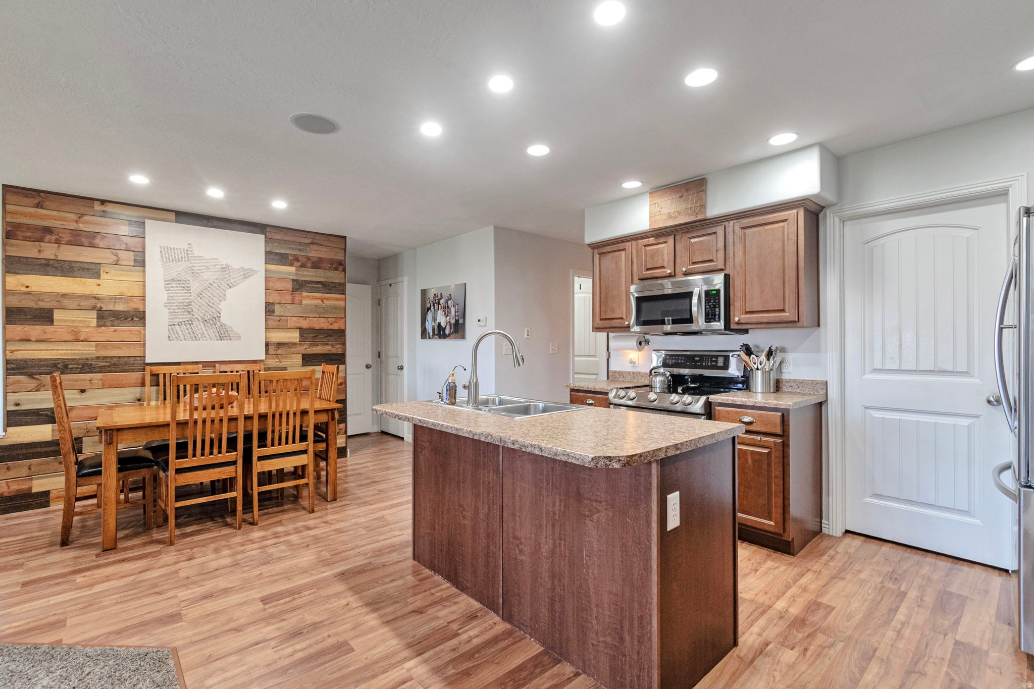 MAPLE MT TOWNHOUSES - Residential