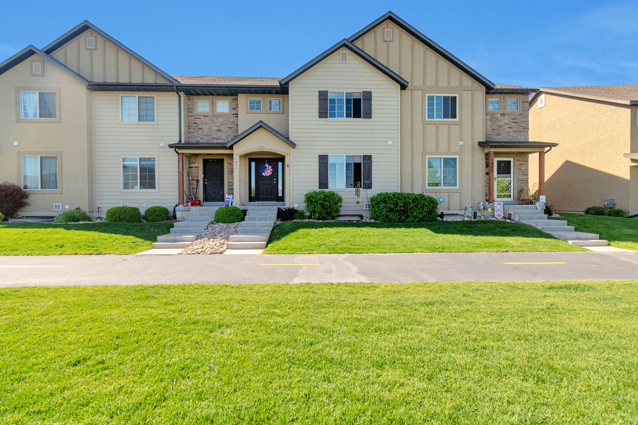 MAPLE MT TOWNHOUSES - Residential