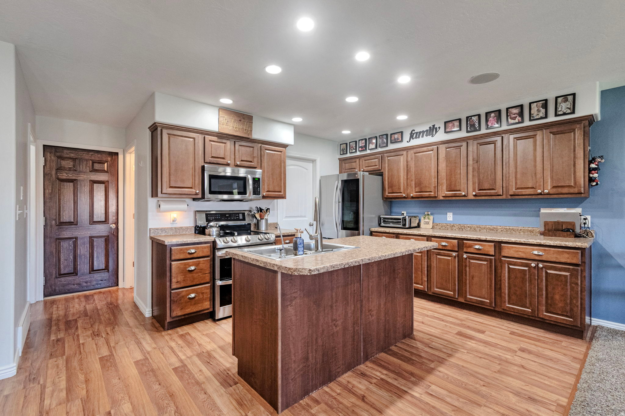 MAPLE MT TOWNHOUSES - Residential