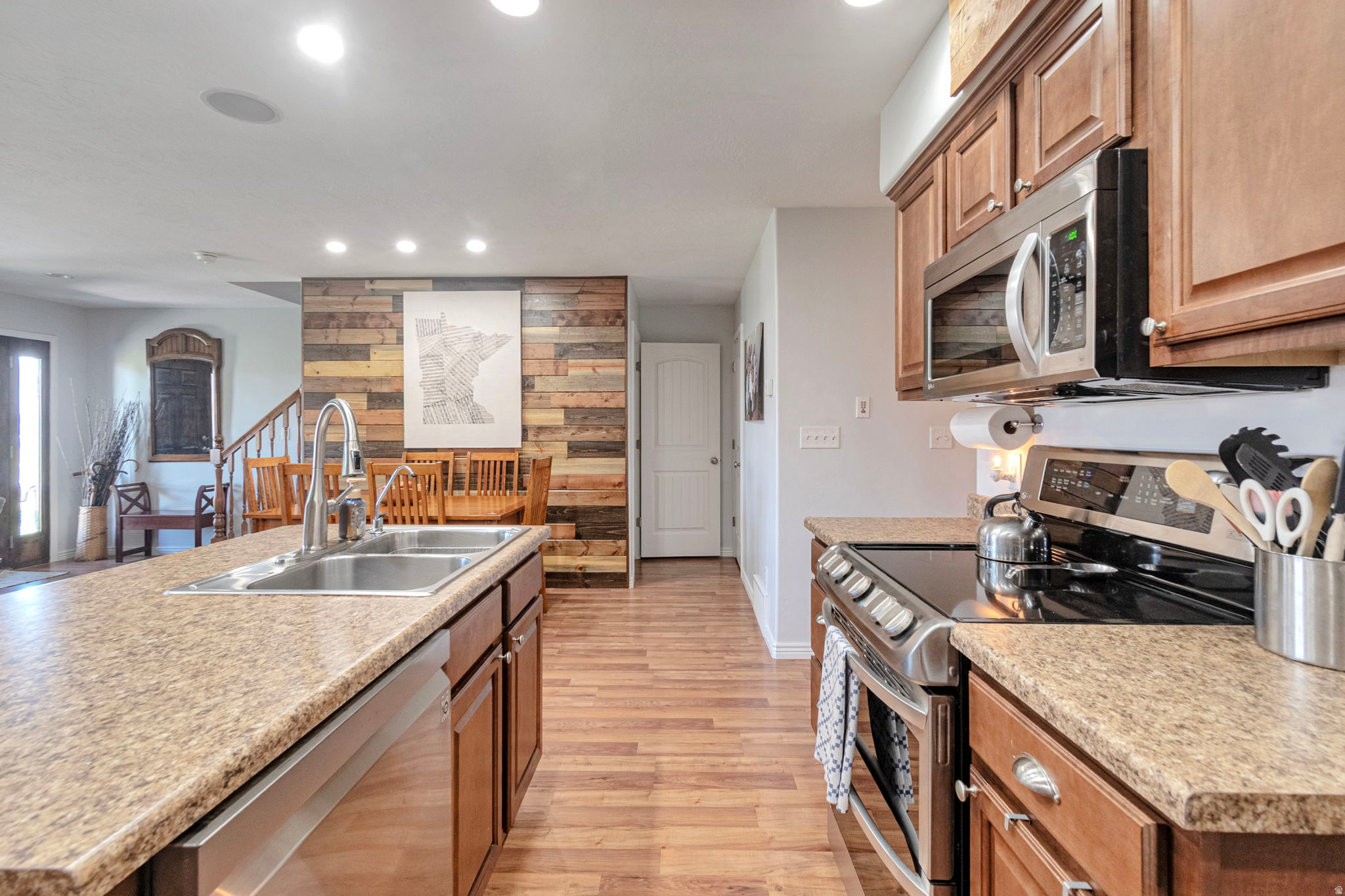 MAPLE MT TOWNHOUSES - Residential