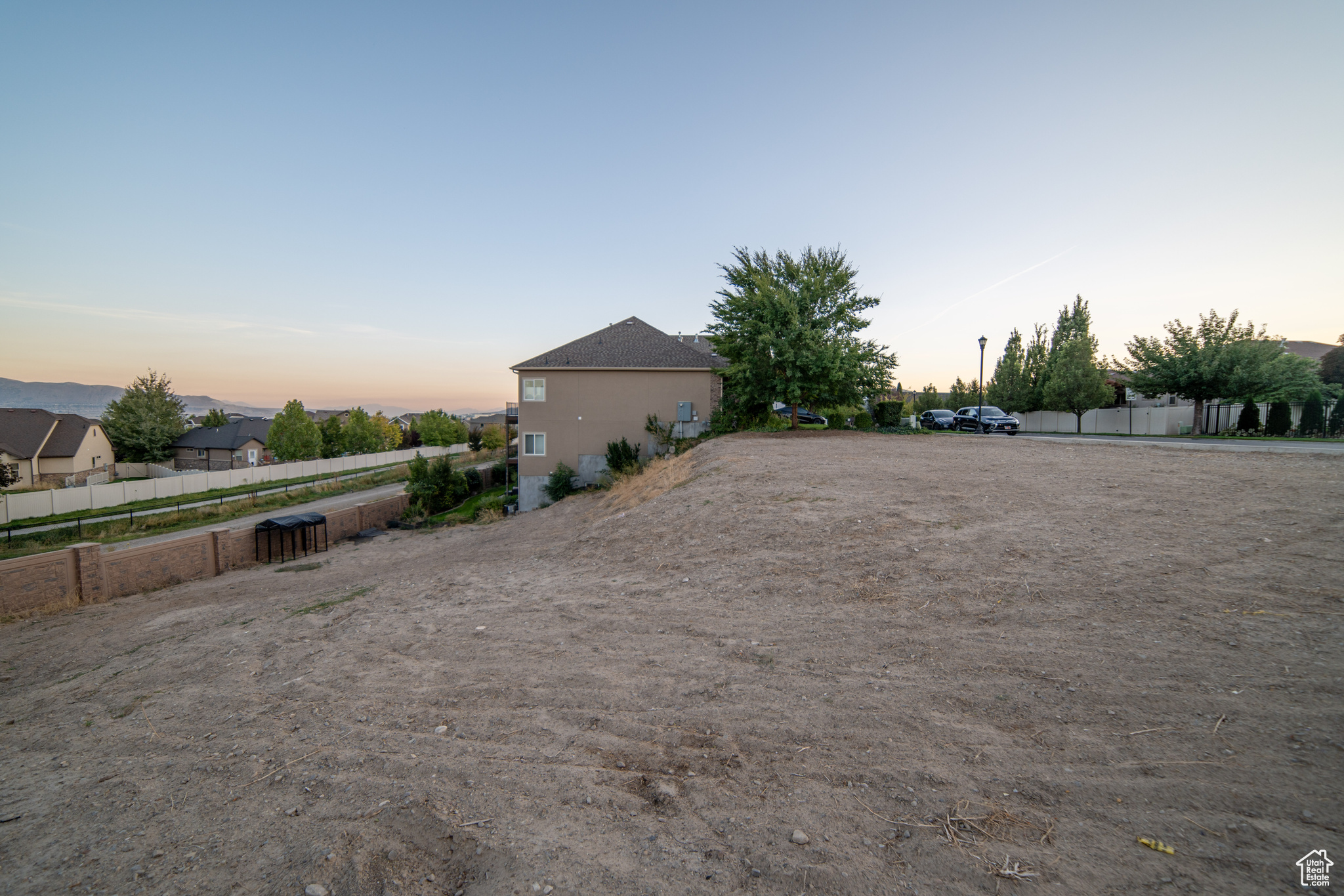 JORDAN HEIGHTS - Land