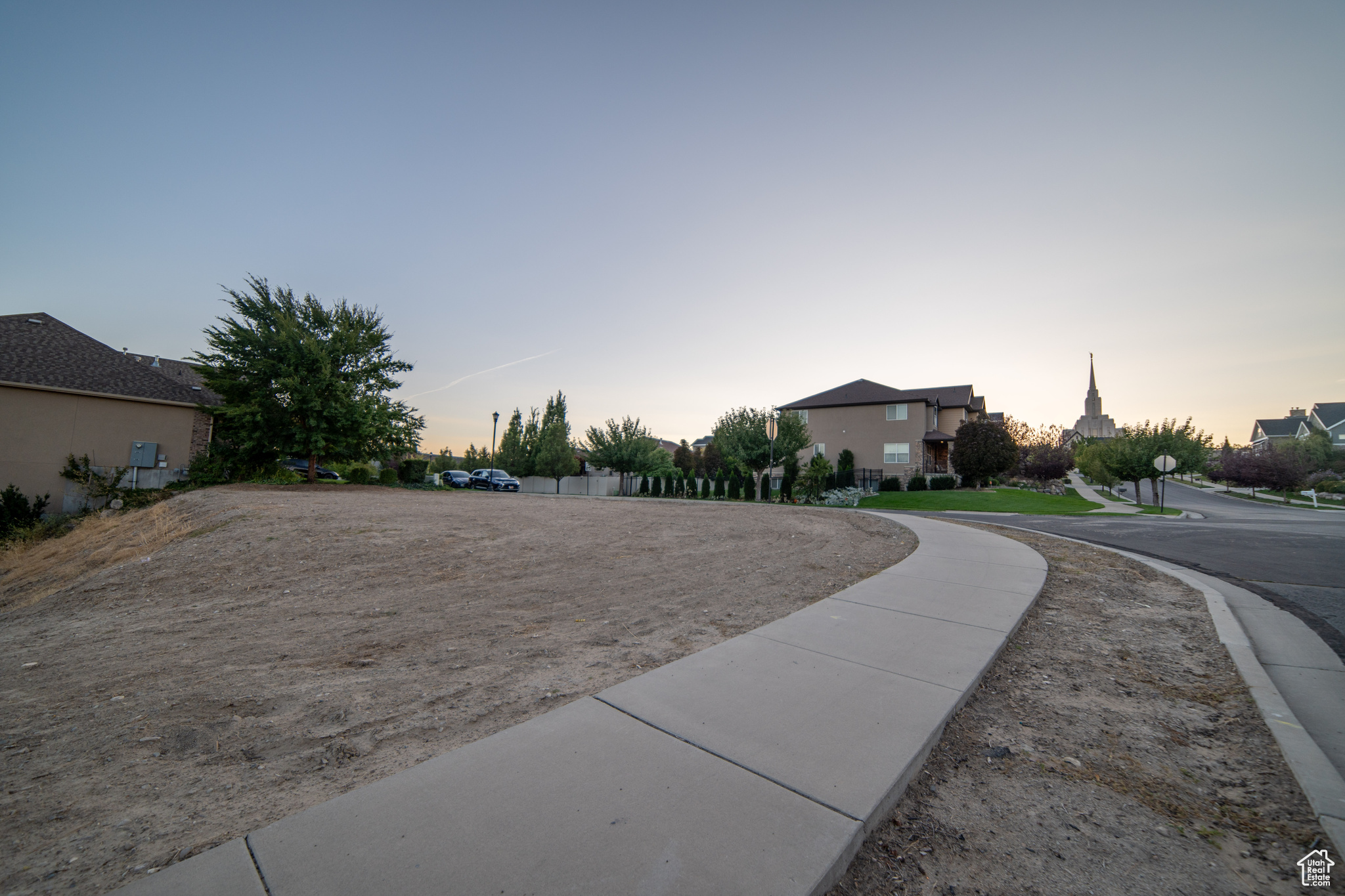 JORDAN HEIGHTS - Land