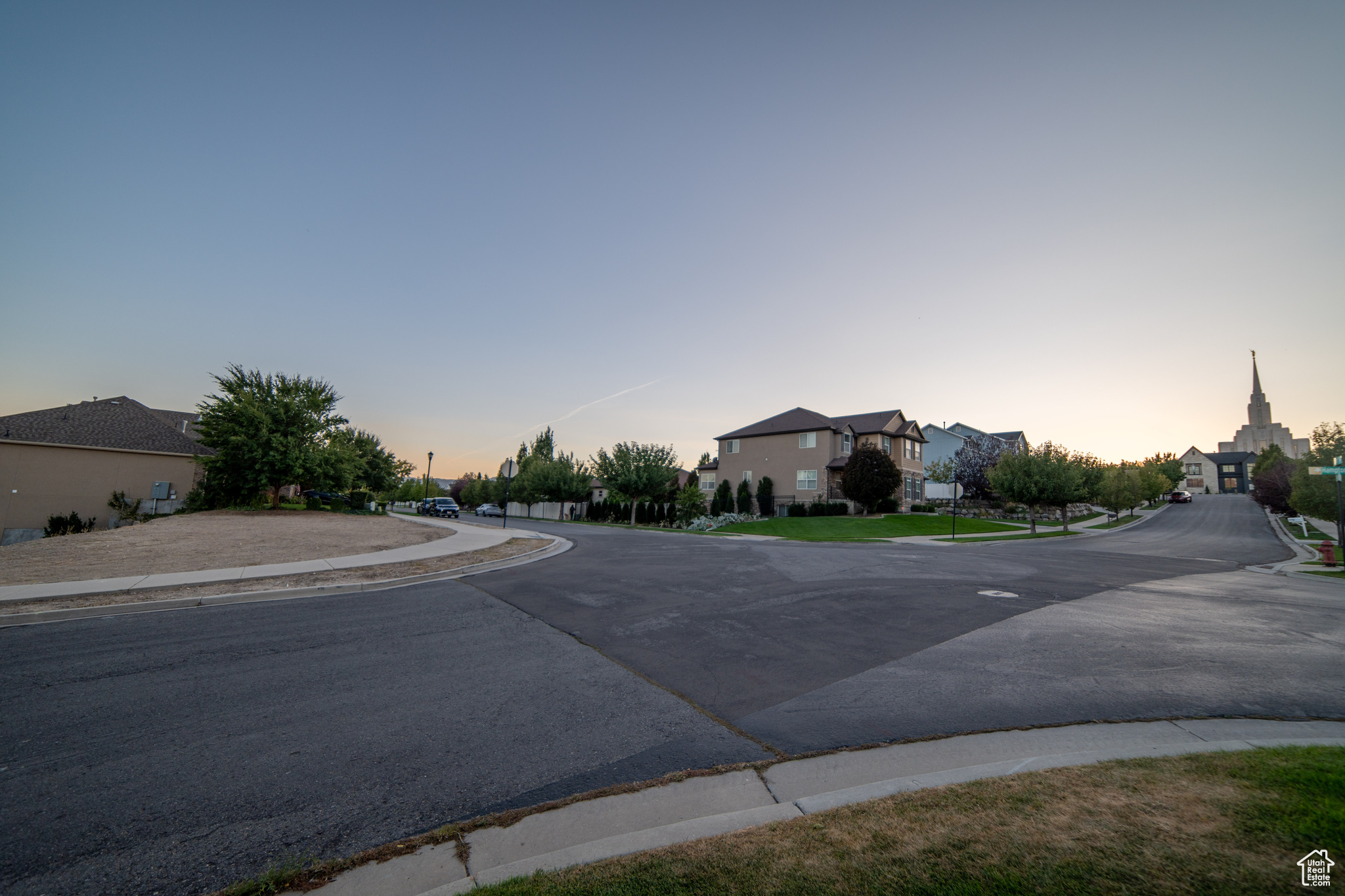 JORDAN HEIGHTS - Land