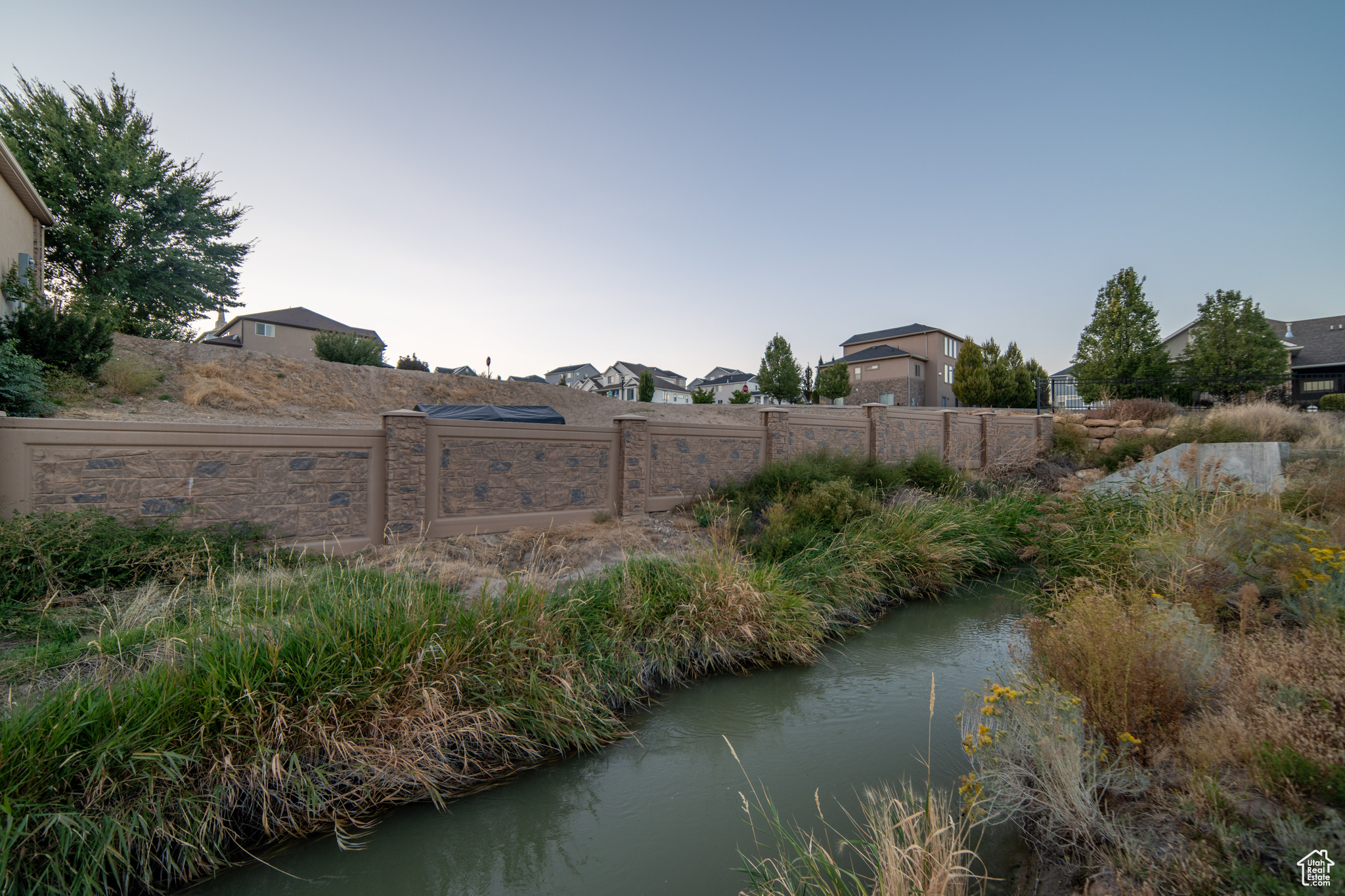 JORDAN HEIGHTS - Land