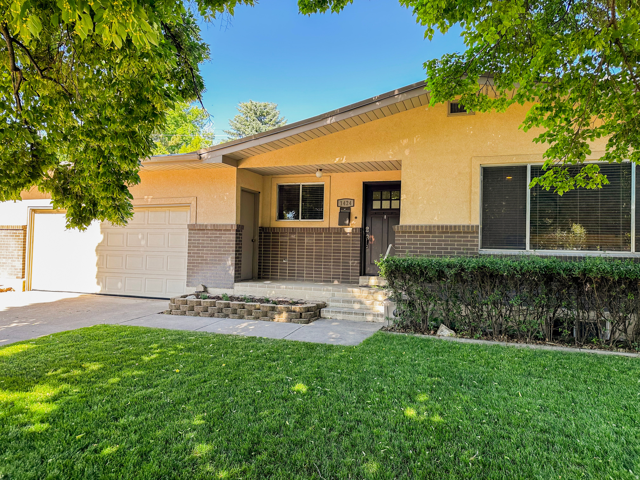 GOLF COURSE SUBD - Residential