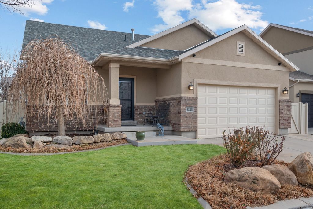 Photo of 3123 W WILD FLOWER LN, Lehi, UT 84048 (MLS # 2140765)