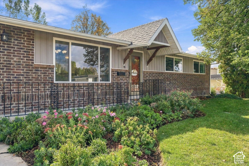 Photo of 70 JUNIPER ST, Smithfield, UT 84335 (MLS # 2191380)