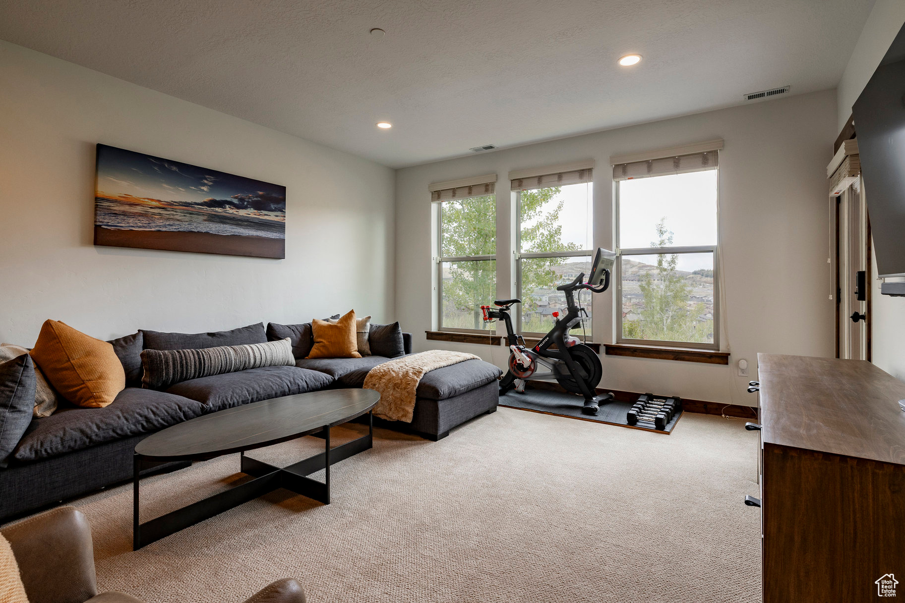 IROQUOIS - Residential