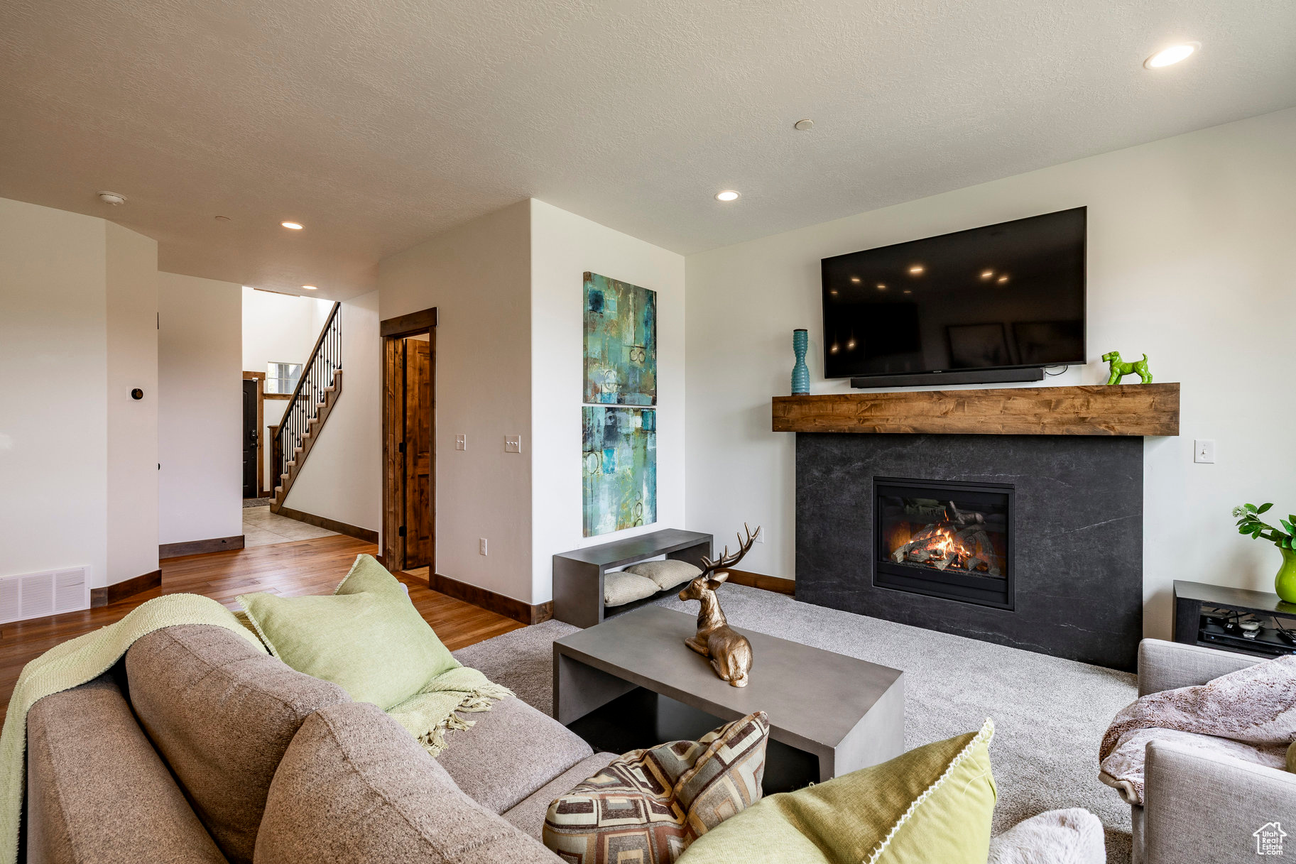 IROQUOIS - Residential