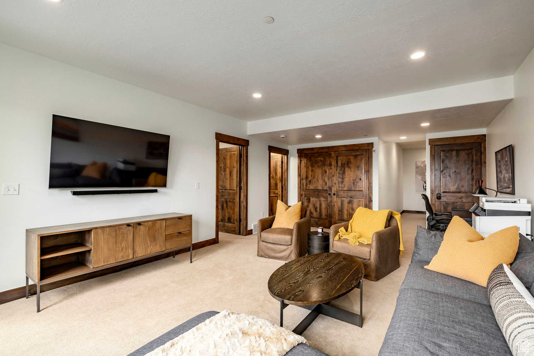IROQUOIS - Residential