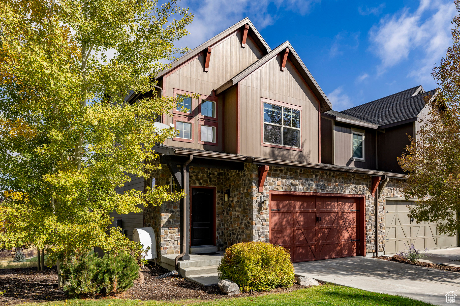IROQUOIS - Residential