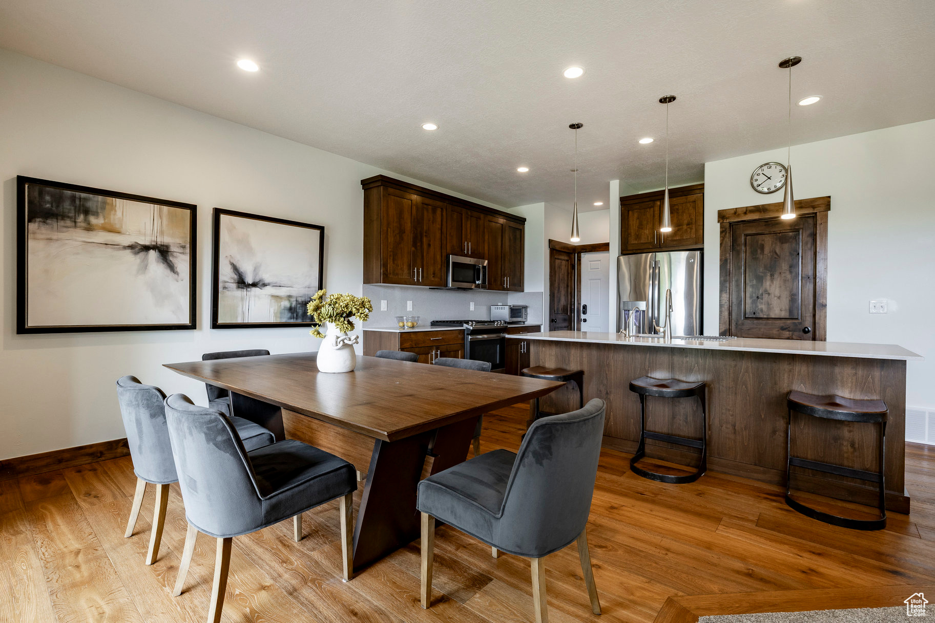IROQUOIS - Residential