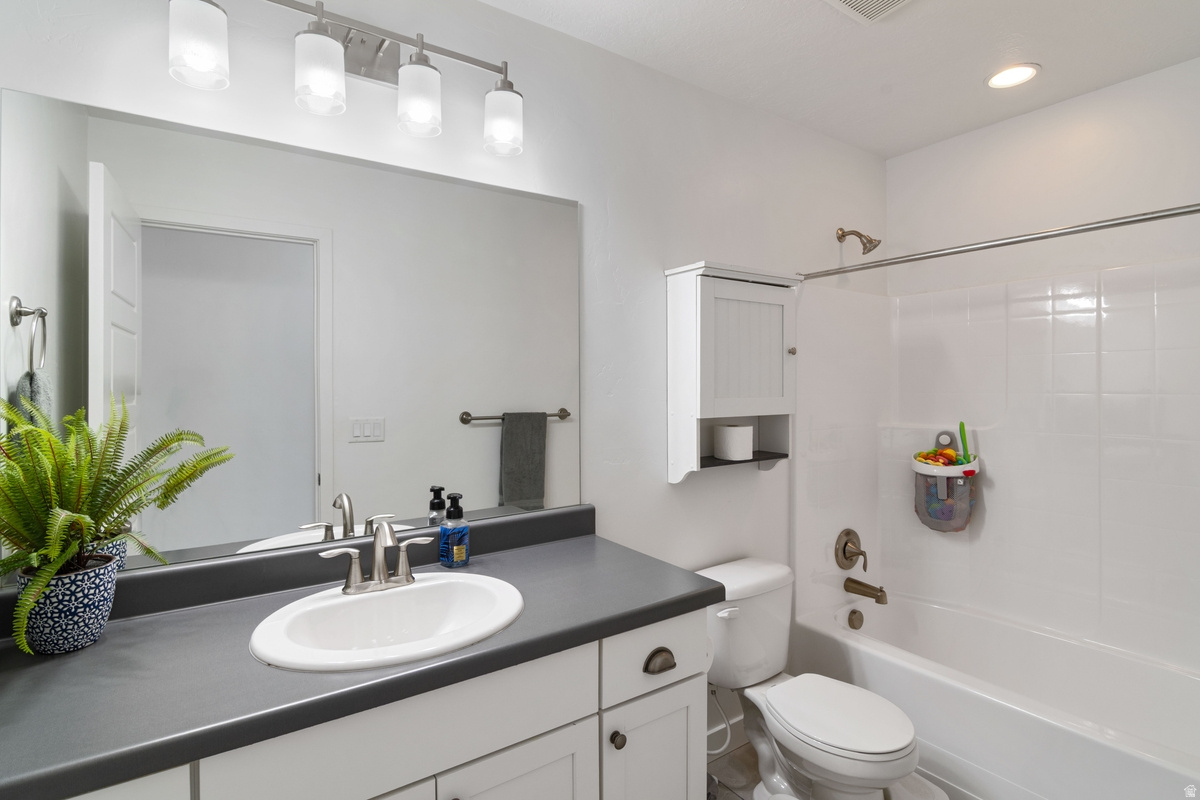 INDEPENCENCE AT THE - Residential